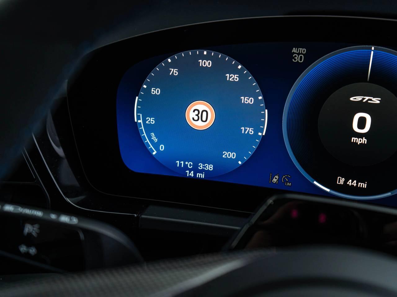 Porsche Macan view 21