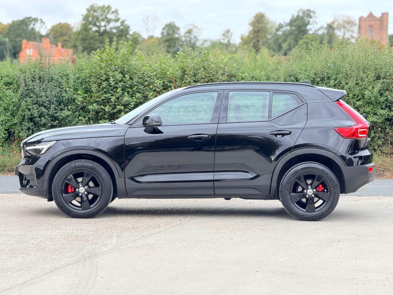 Volvo XC40 view 8