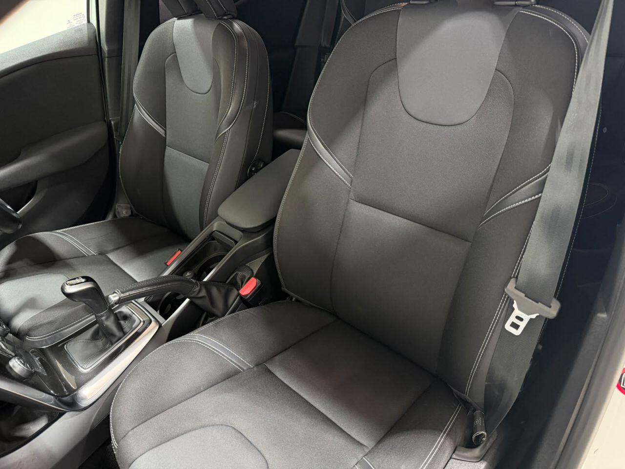 Volvo V40 view 19