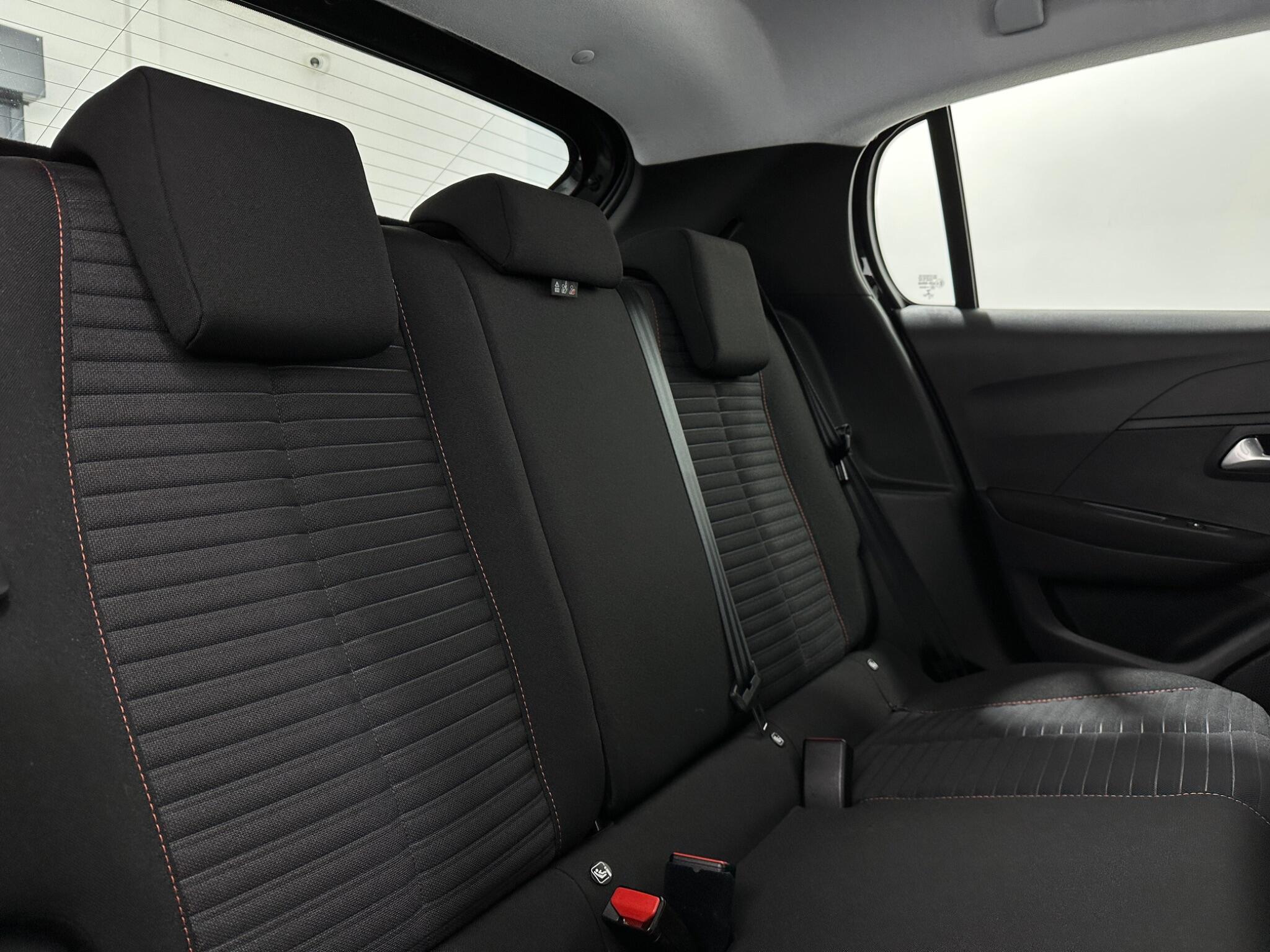 Peugeot 208 view 39