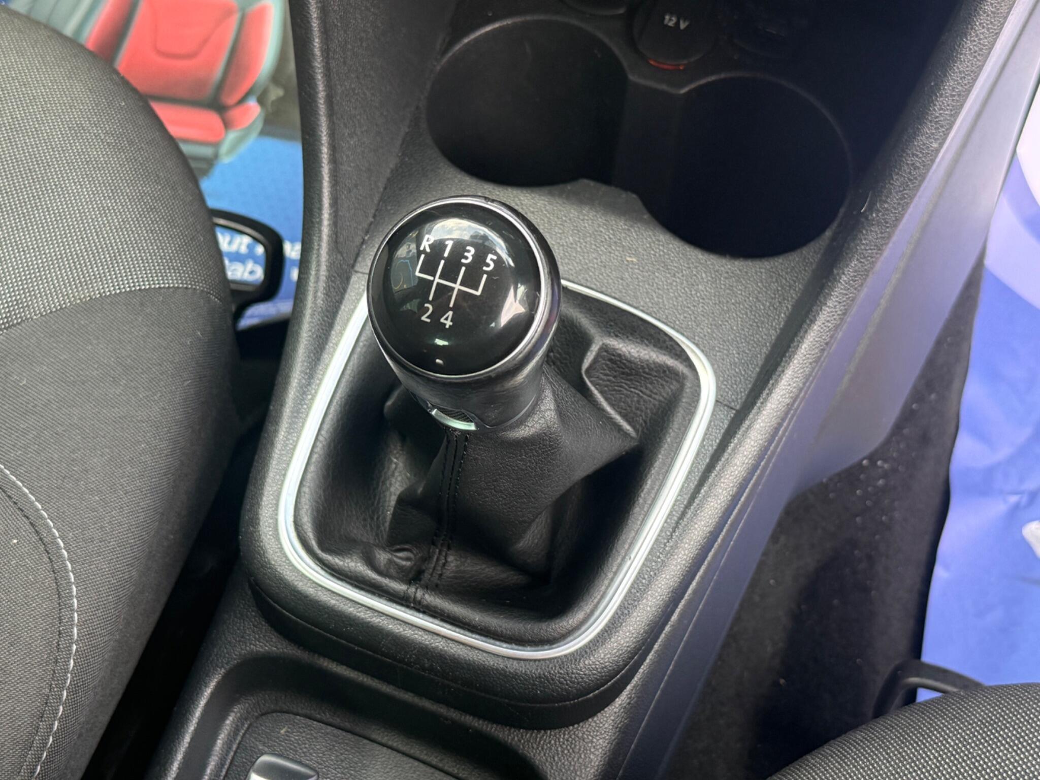 Volkswagen Polo view 32