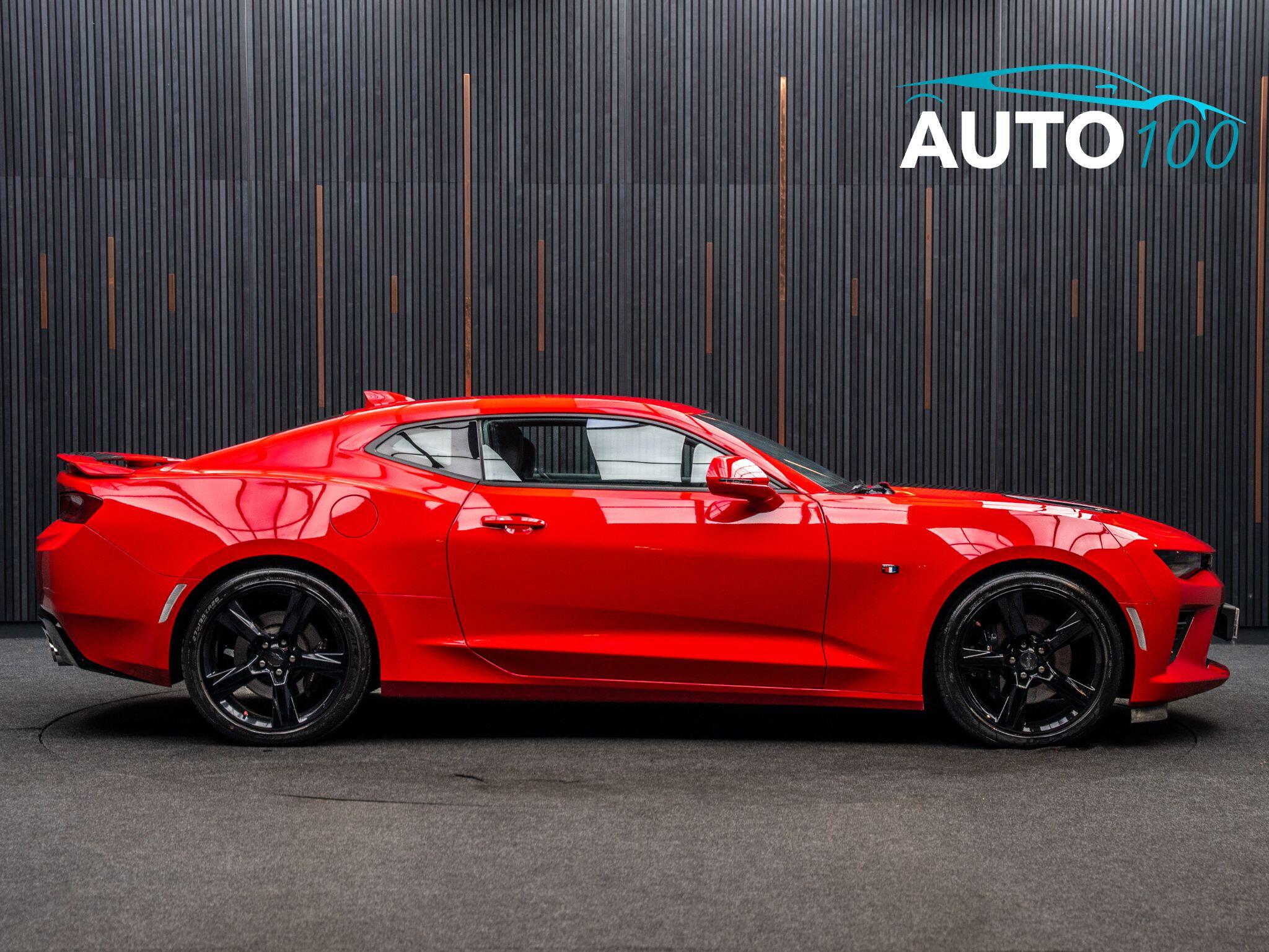 Chevrolet Camaro view 11