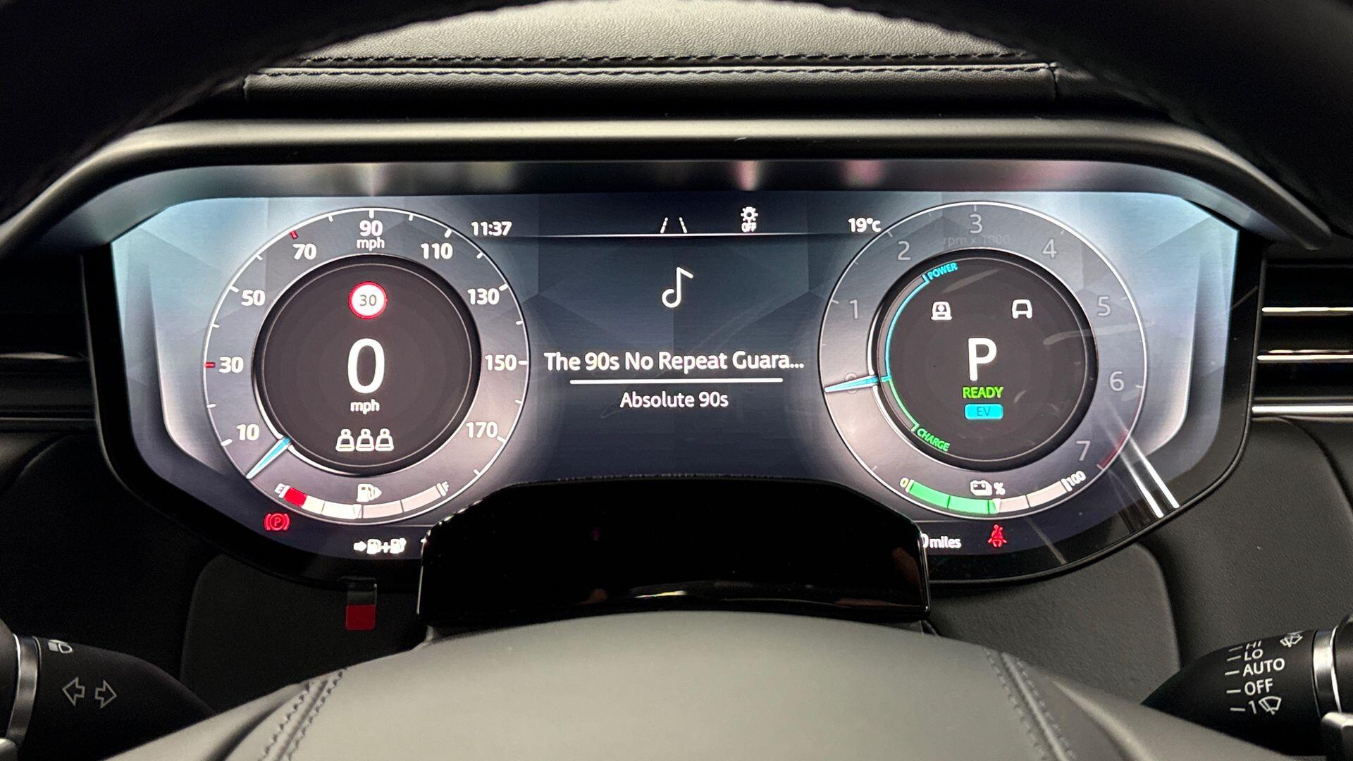 Land Rover Range Rover Sport view 16