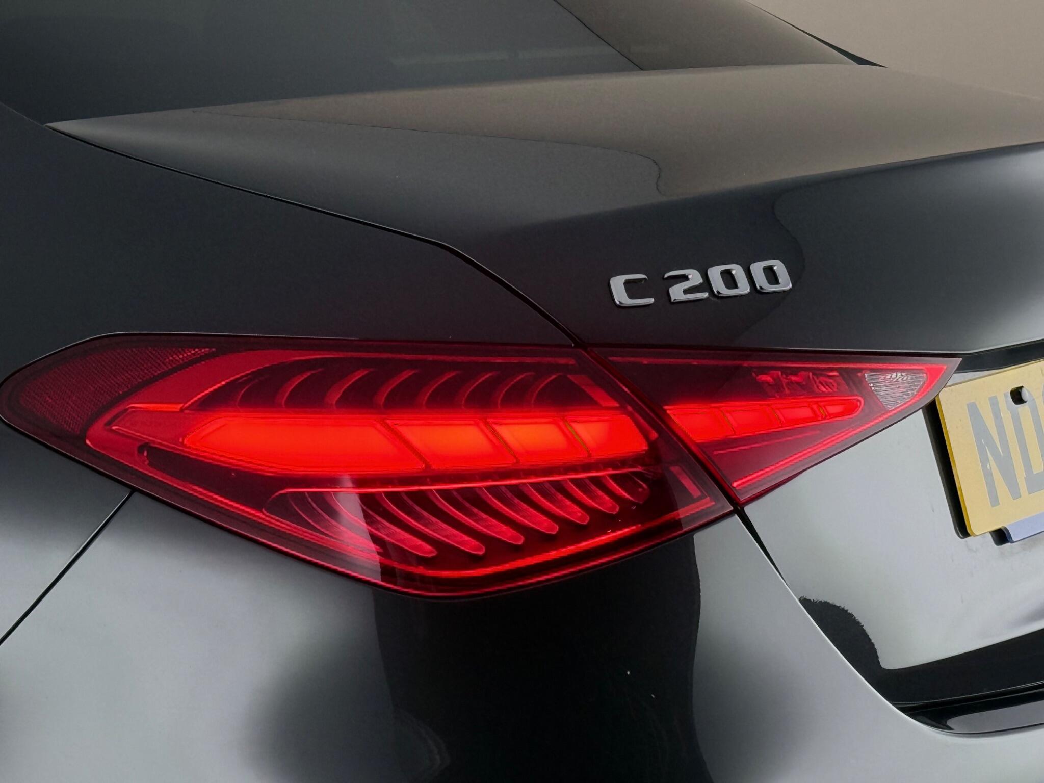 Mercedes-Benz C-Class view 33