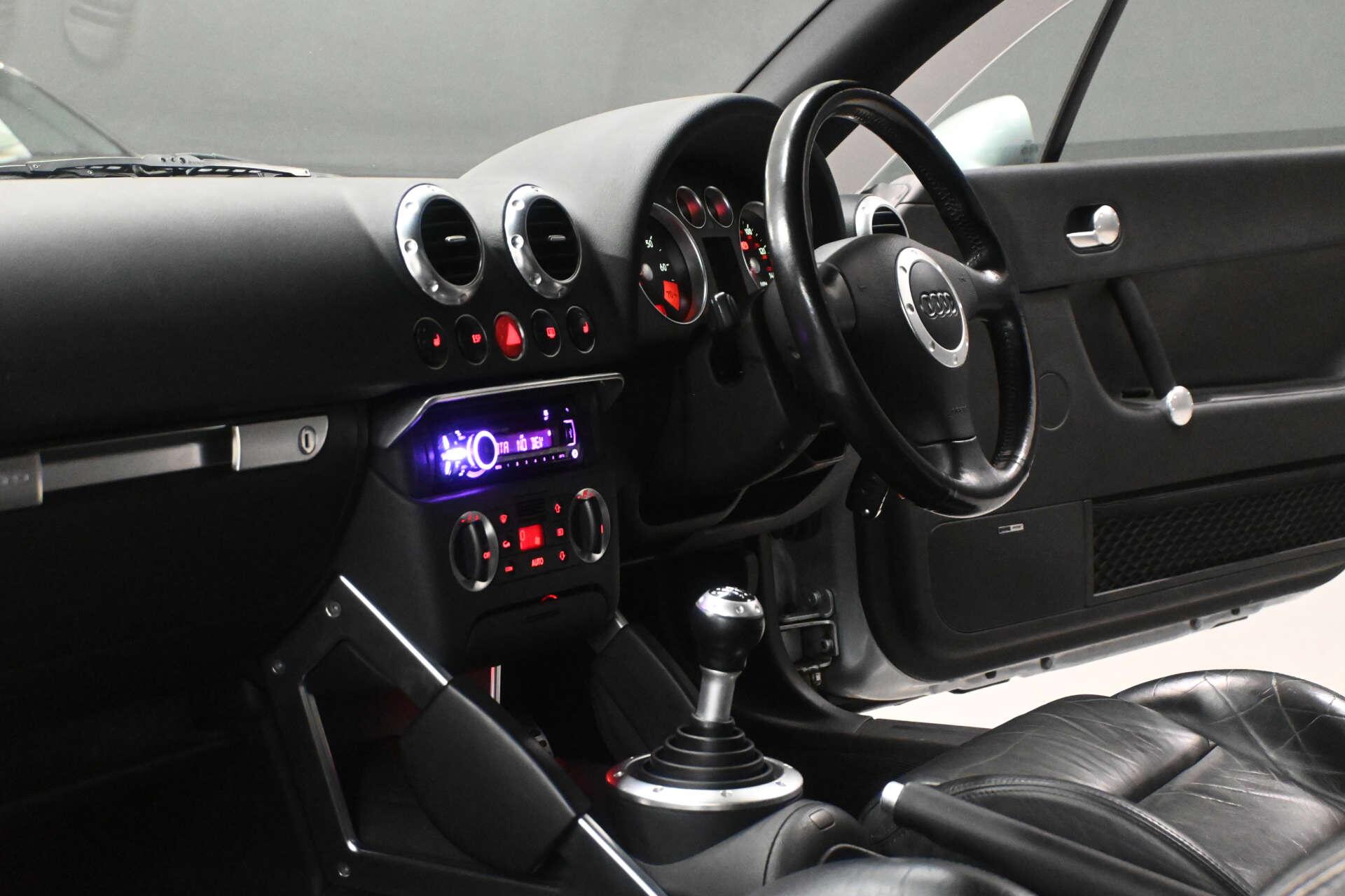 Audi TT view 5