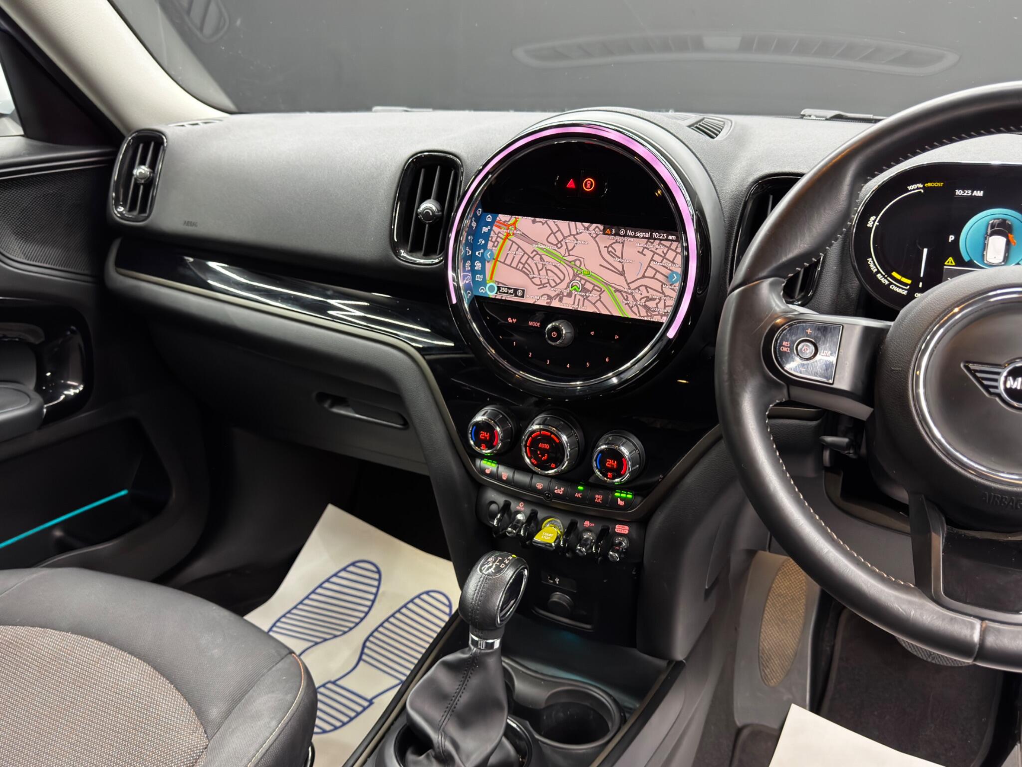 Mini Countryman view 22