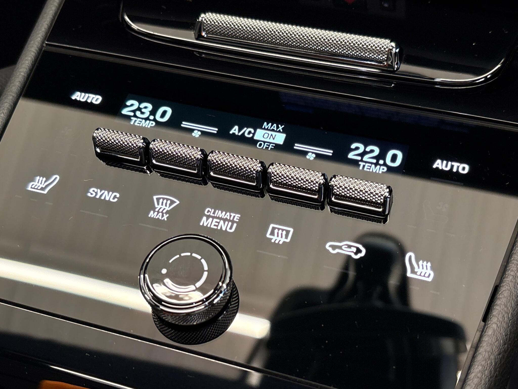 Porsche Cayenne view 41
