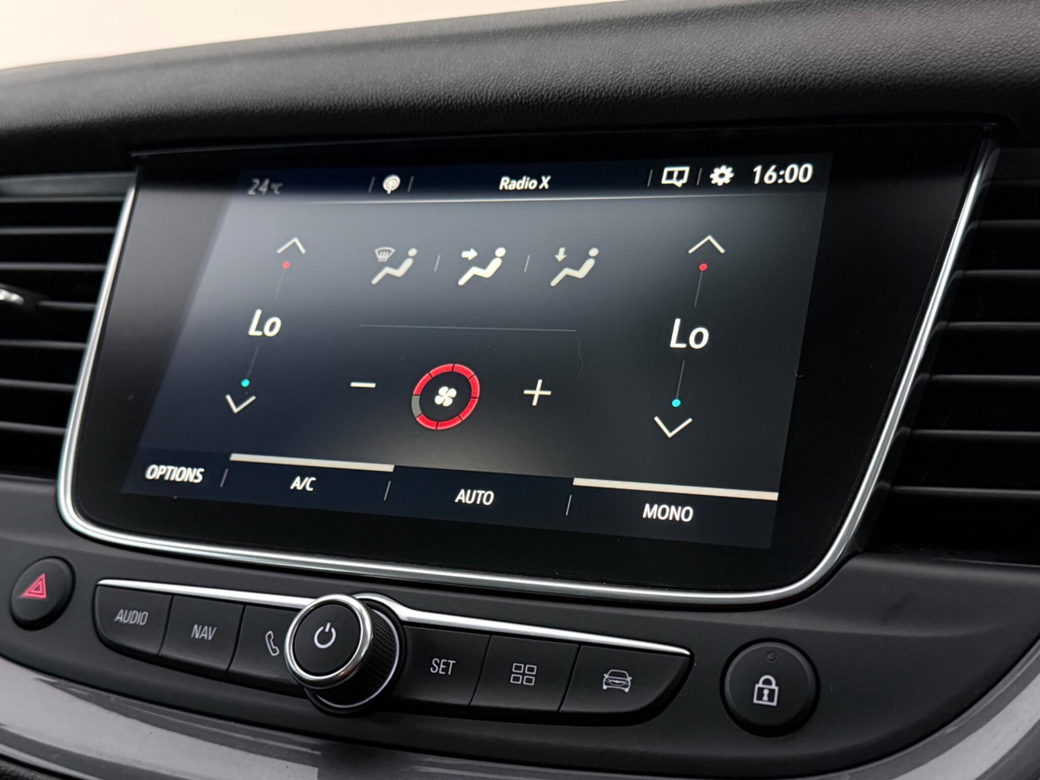 Vauxhall Grandland X view 25