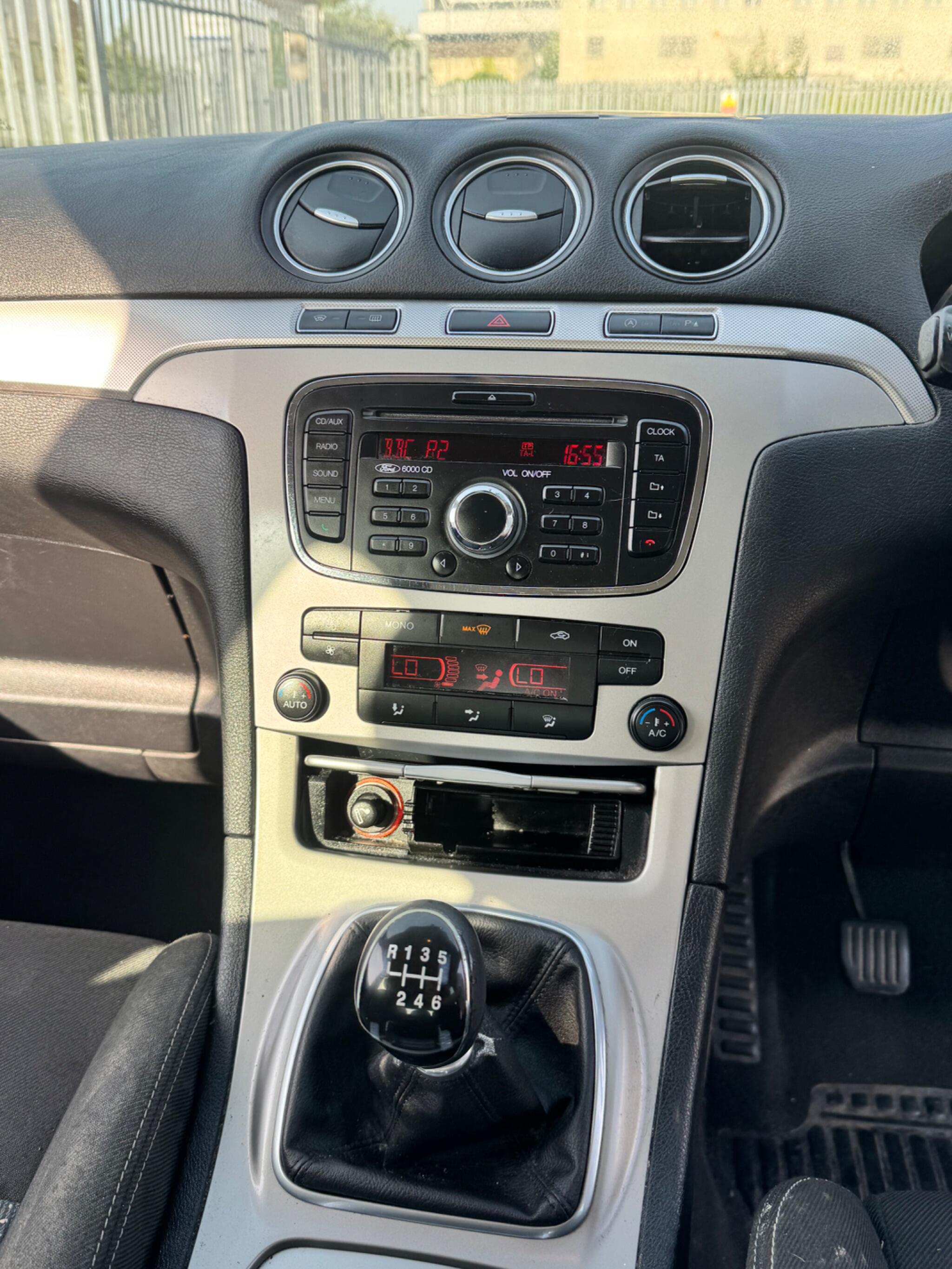 Ford S-Max view 21