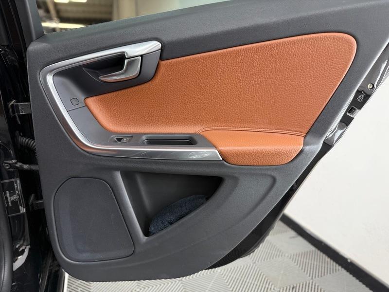 2011 Volvo V60 image 25