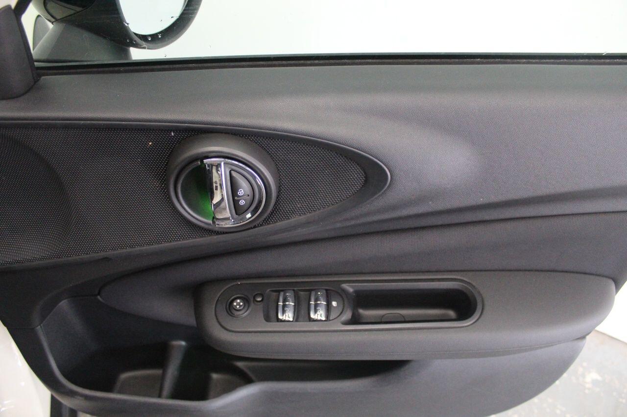 MINI Clubman view 50