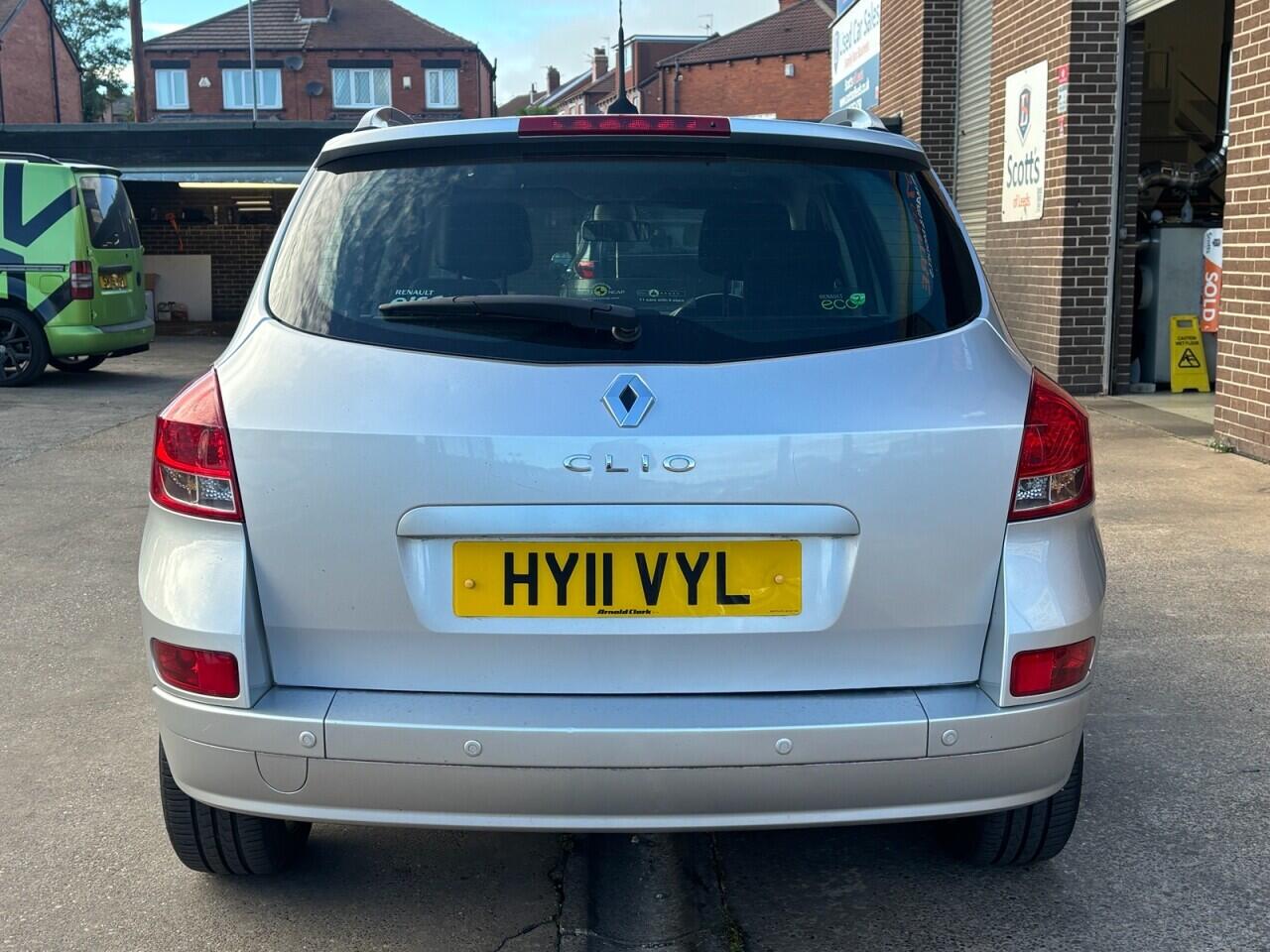 Renault Clio view 6