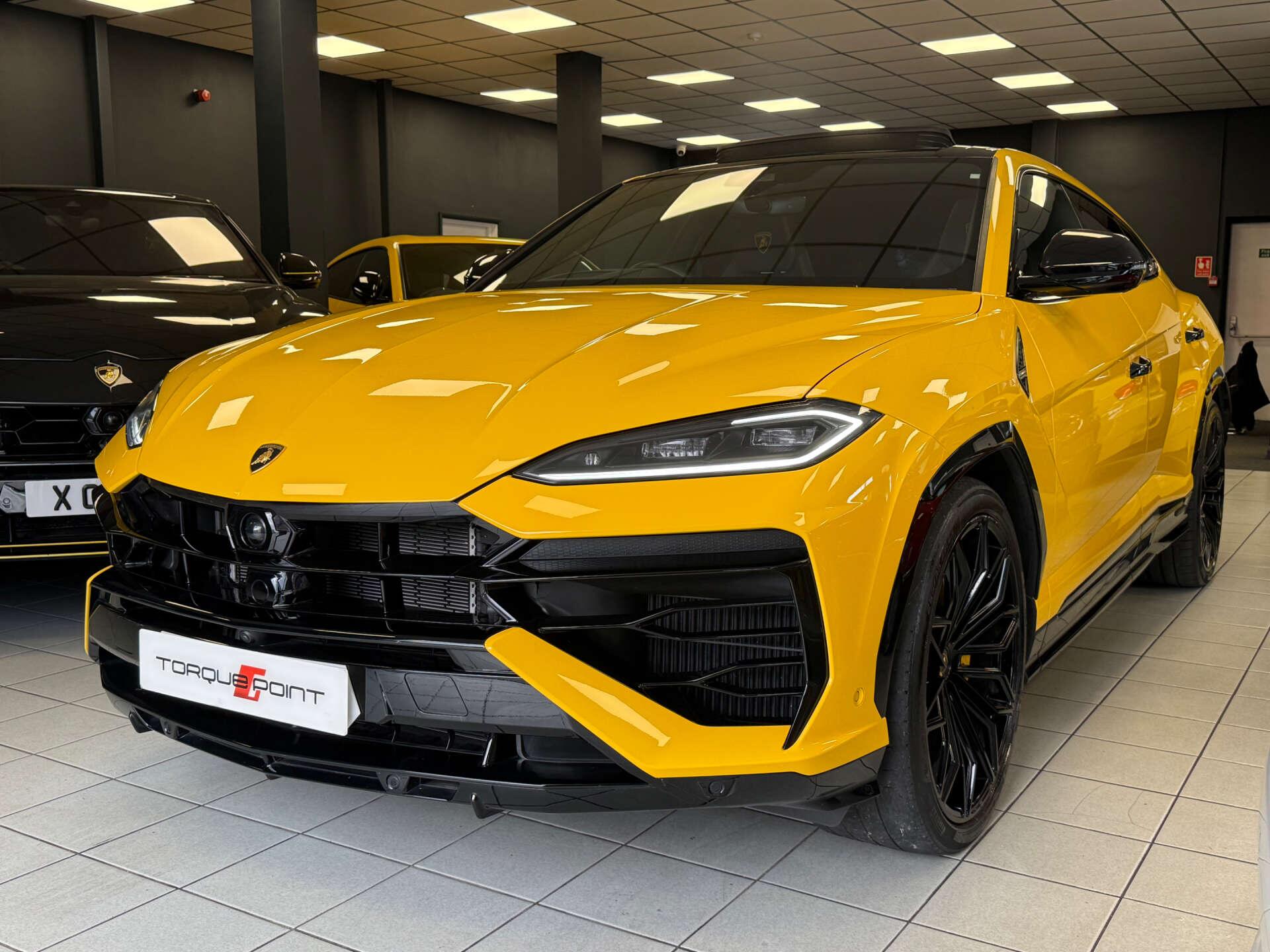 Lamborghini Urus view 4