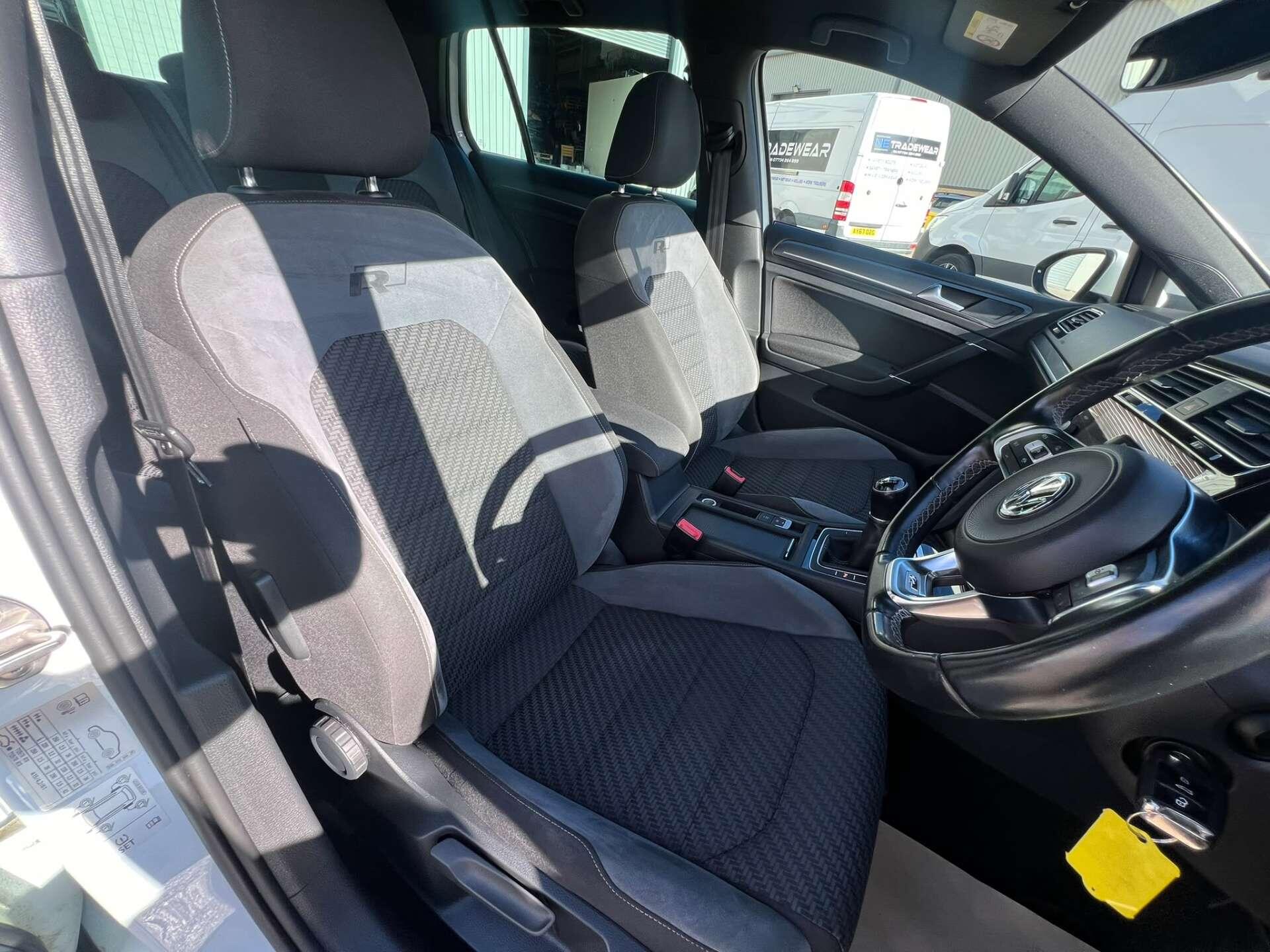 Volkswagen Golf view 8