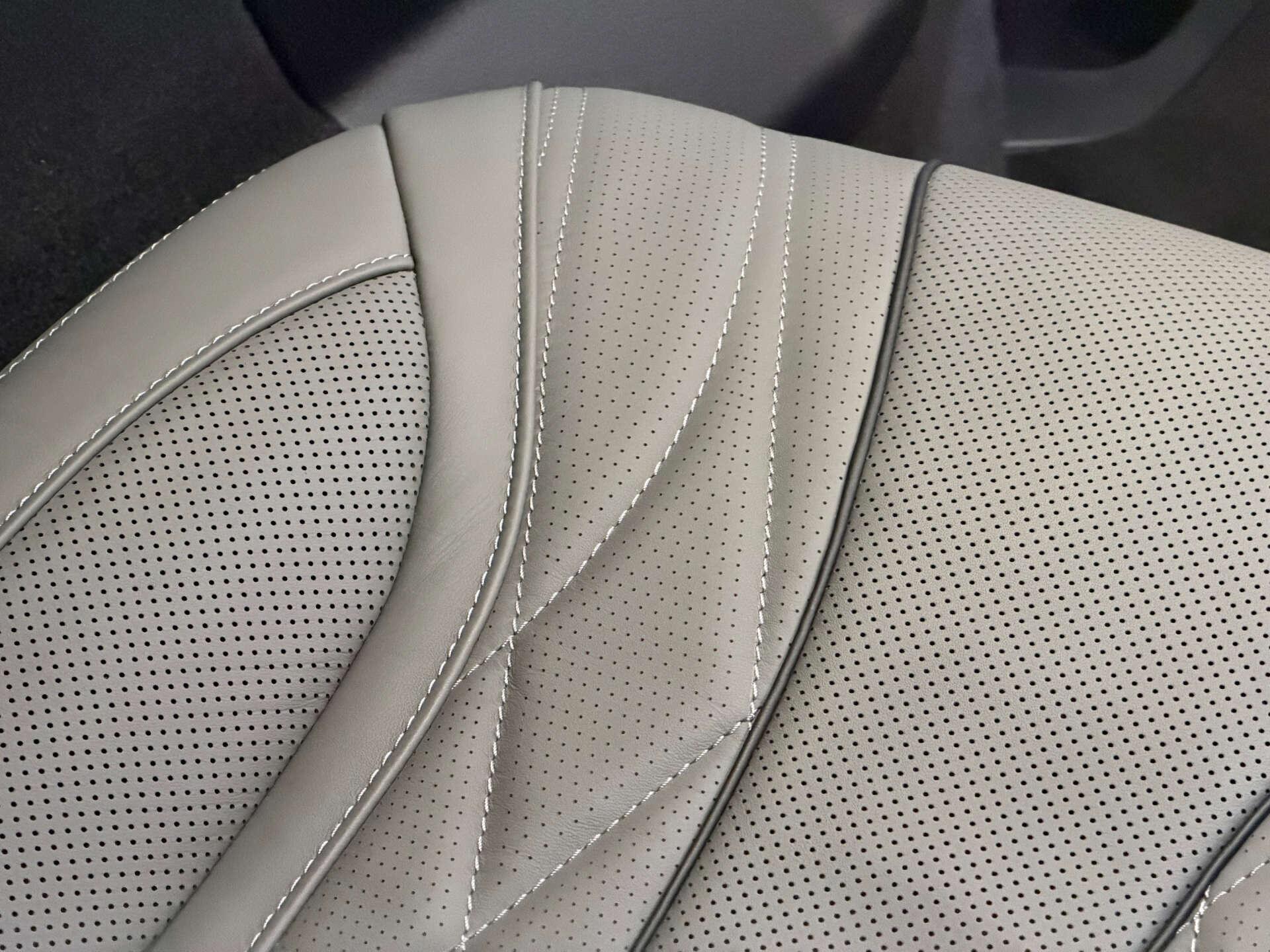 Mercedes-Benz V Class view 18