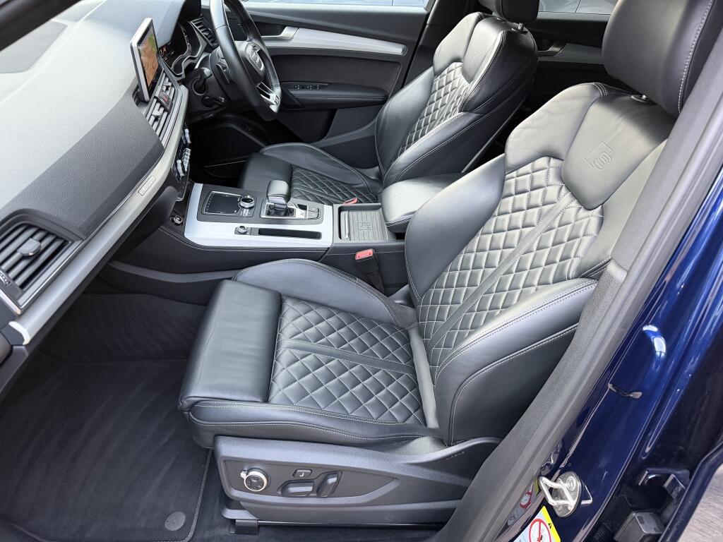 Audi SQ5 view 7