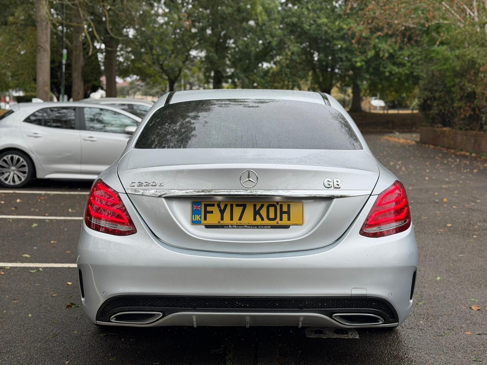 Mercedes-Benz C-Class view 4