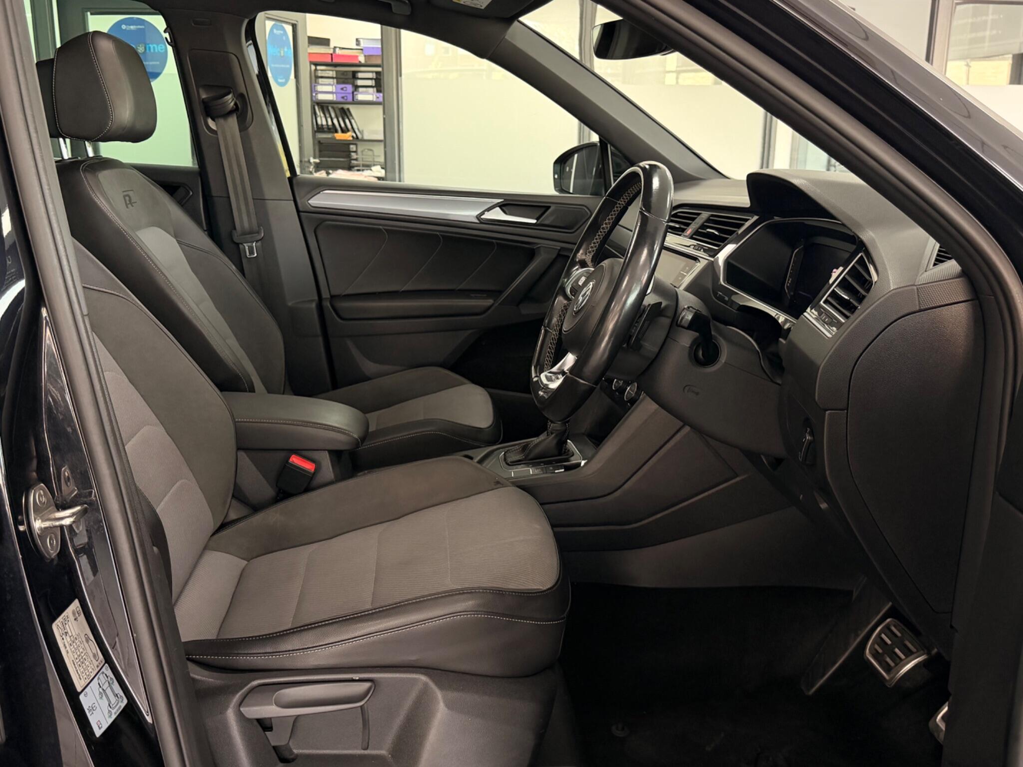 Volkswagen Tiguan view 16