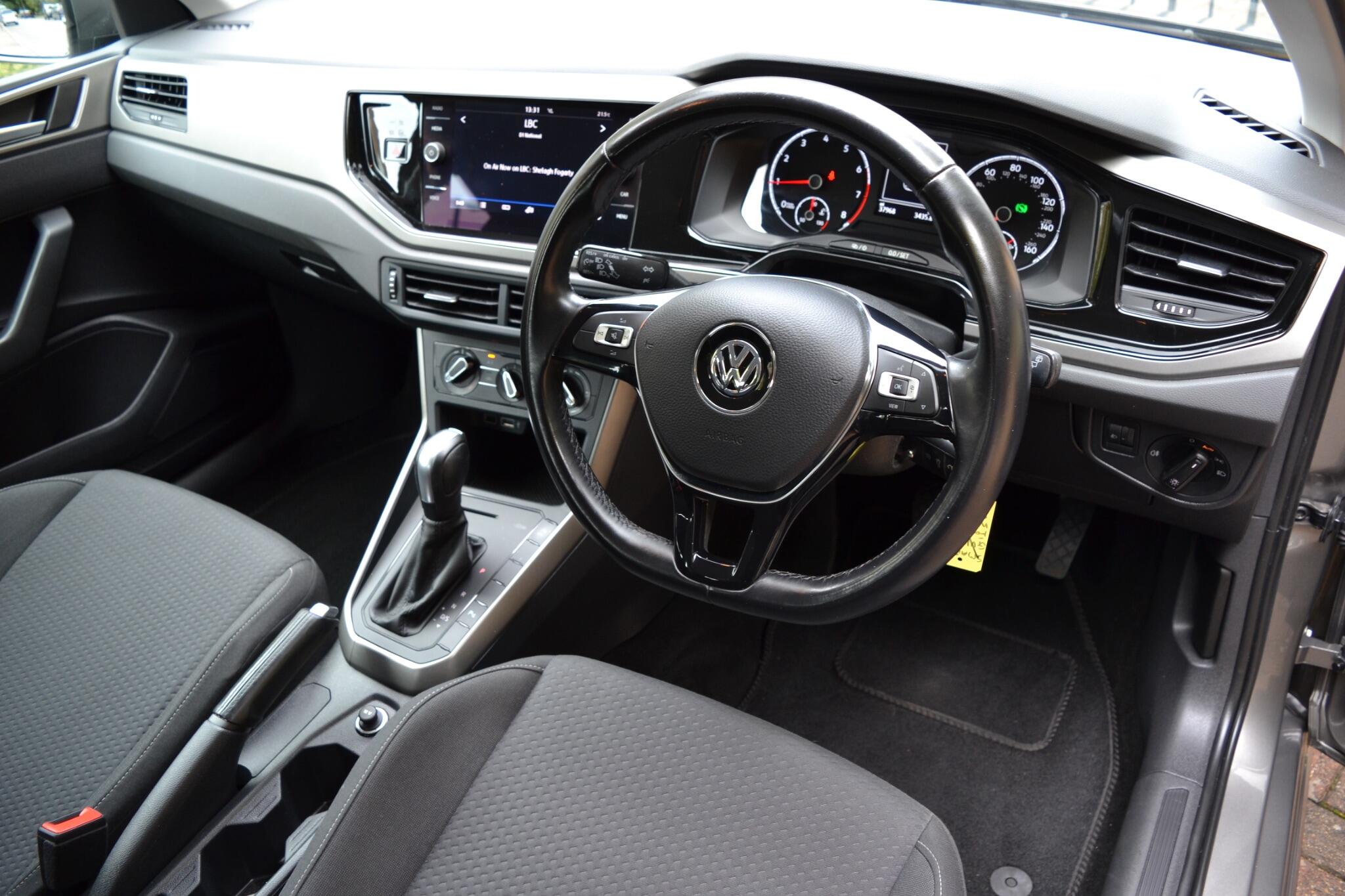 Volkswagen Polo view 4