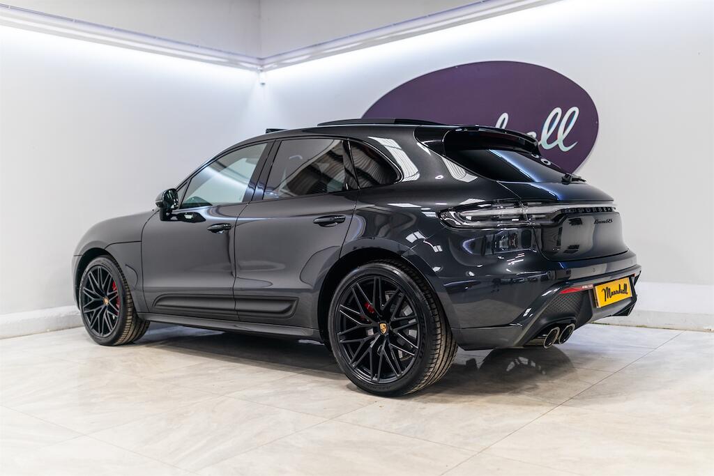 Porsche Macan view 4