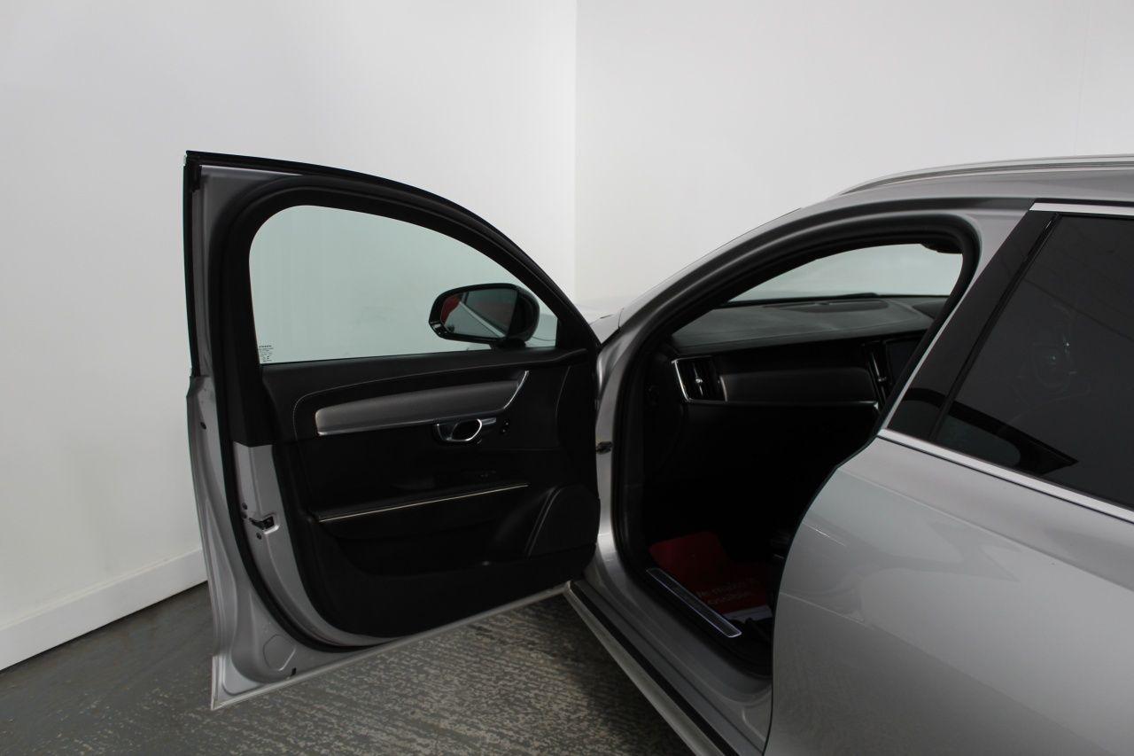 Volvo V90 view 28