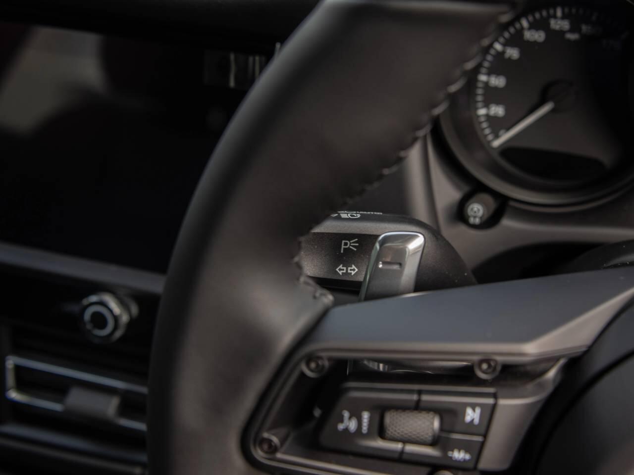 Porsche Macan view 56