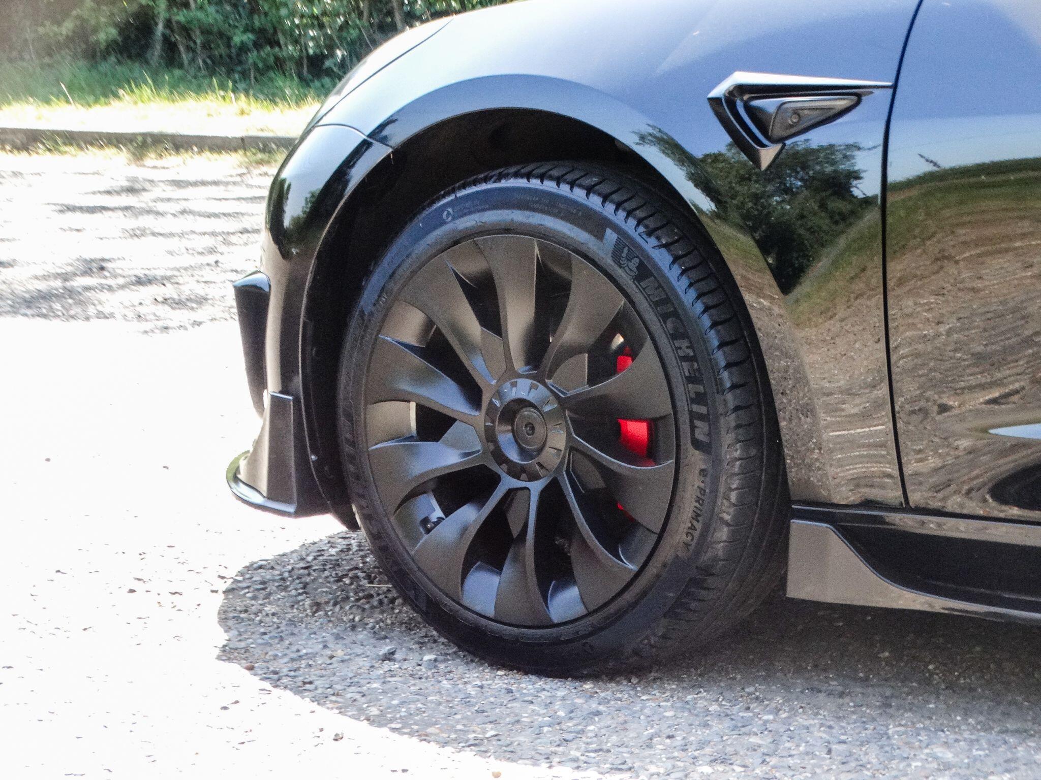 Tesla Model 3 view 34