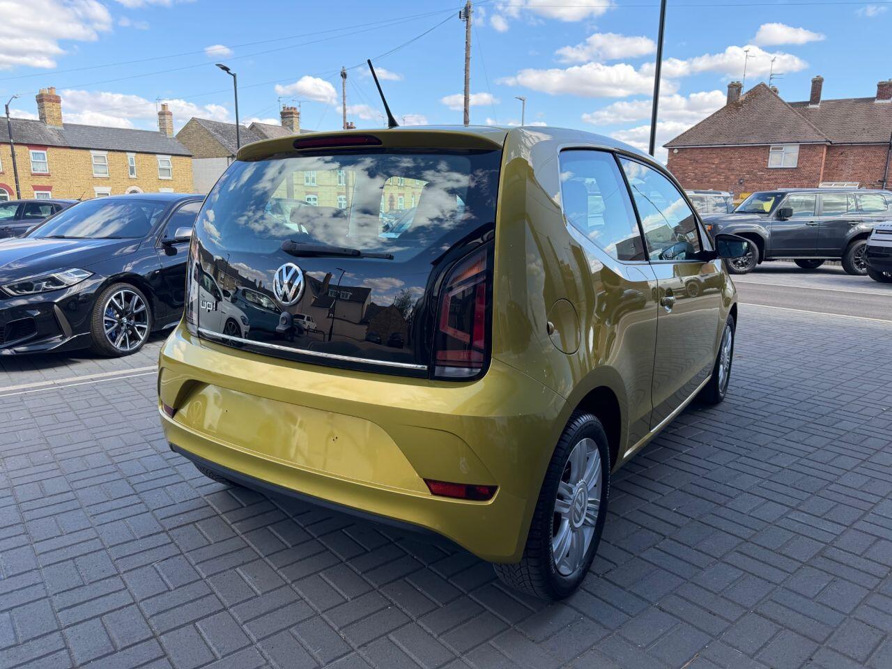 Volkswagen Up! view 8