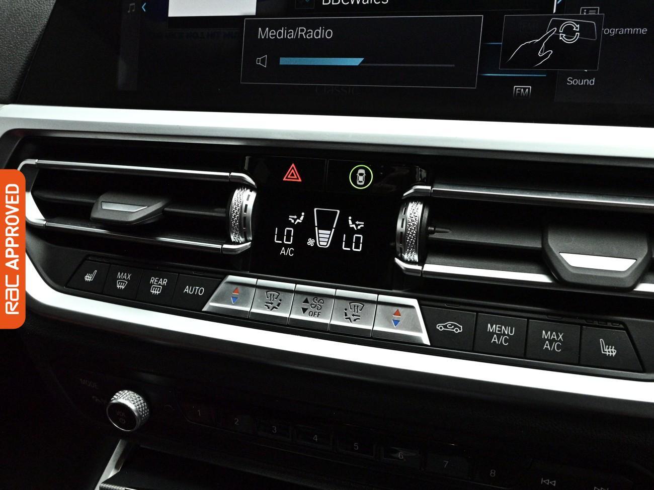BMW 3 Series view 18