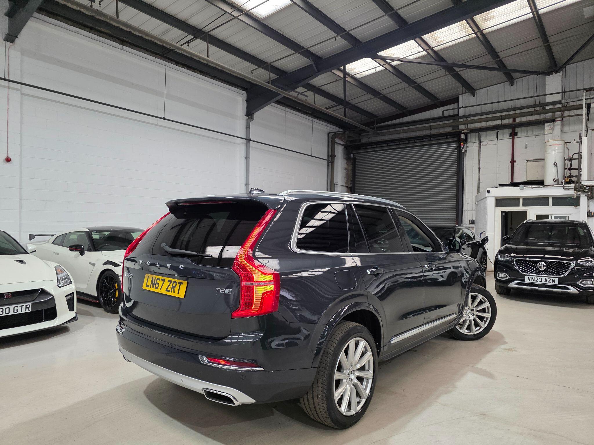 Volvo XC90 view 32