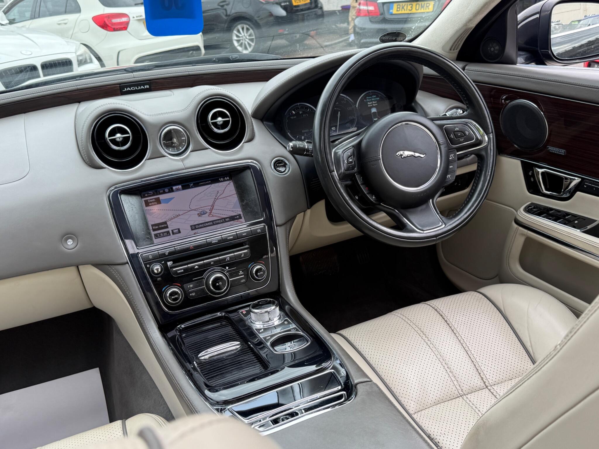 Jaguar XJ - Image 3