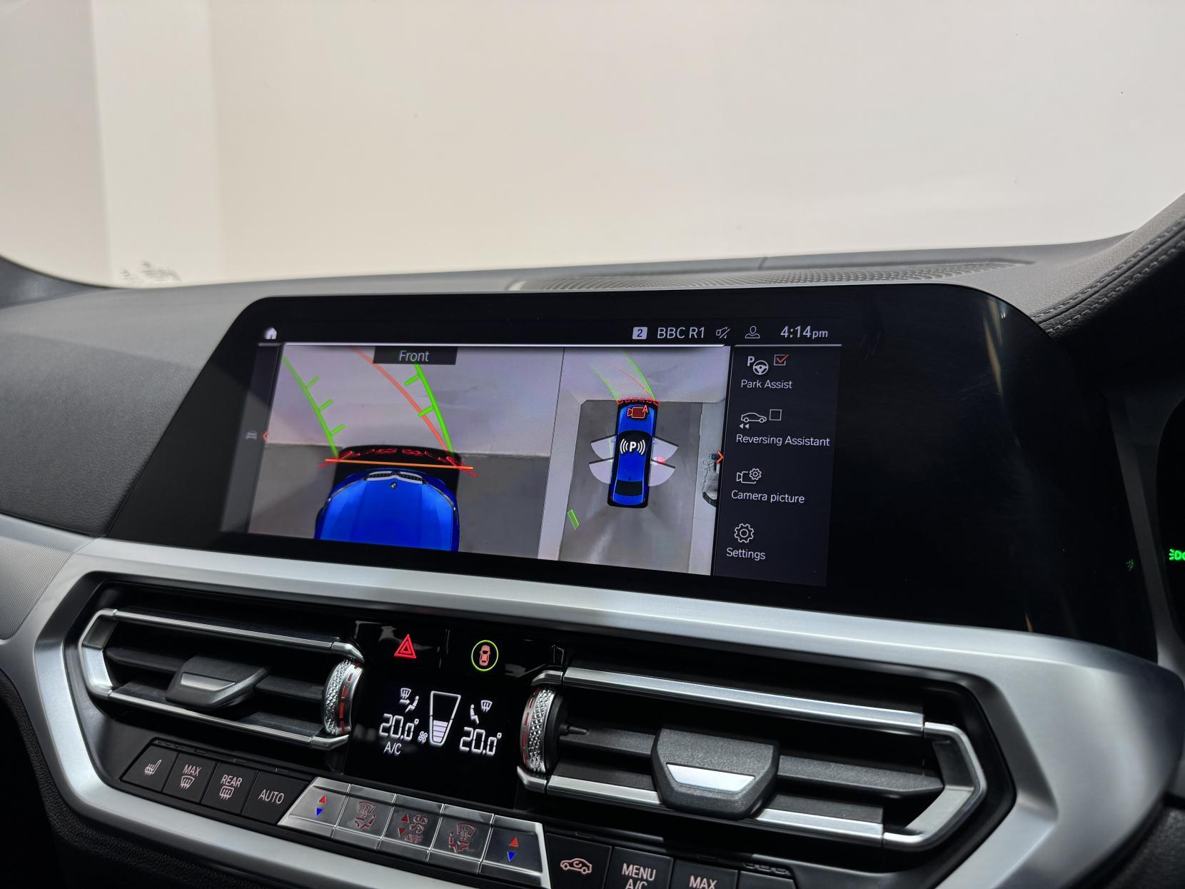 BMW 3 Series view 24