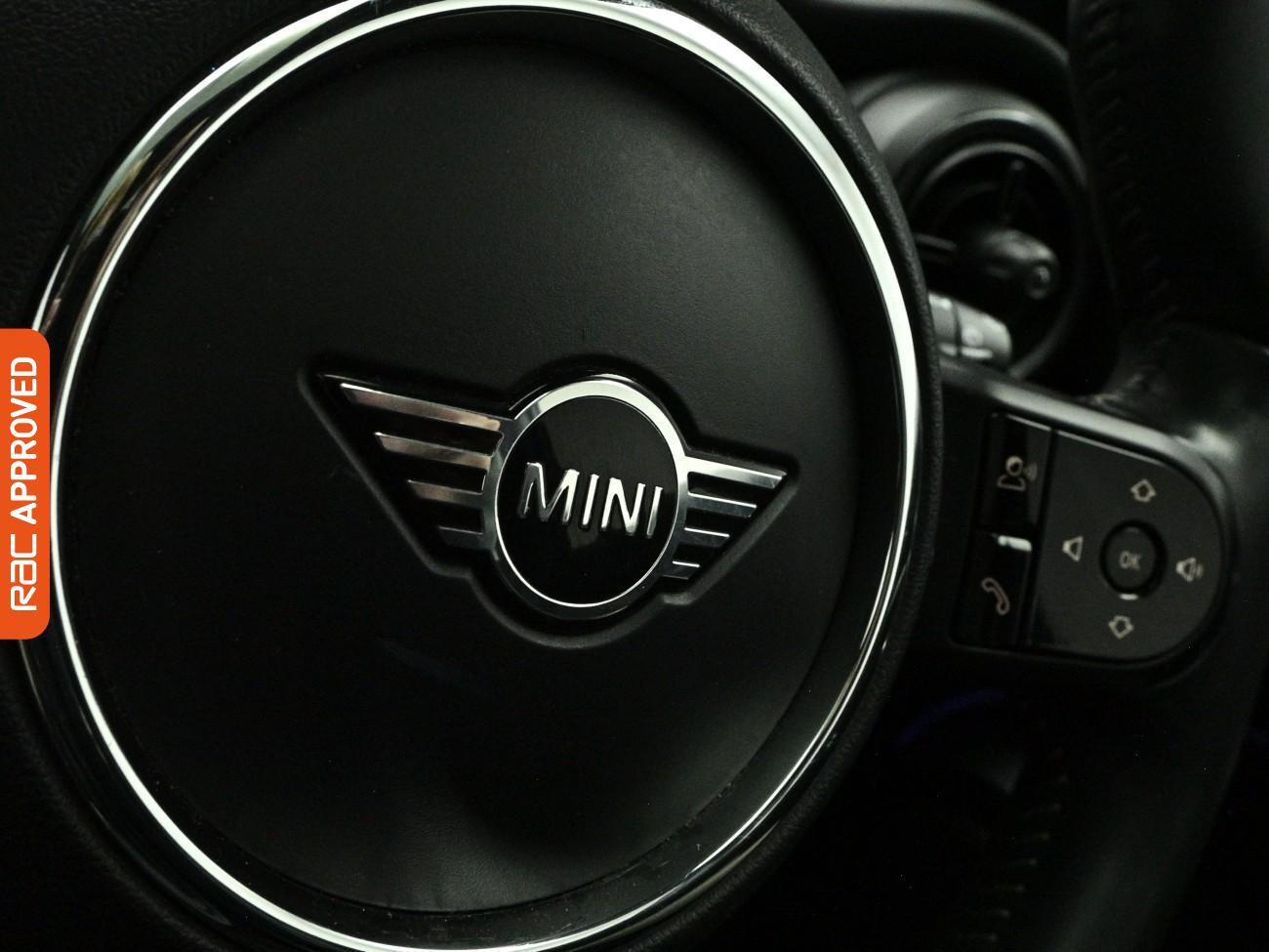 MINI Hatch view 25