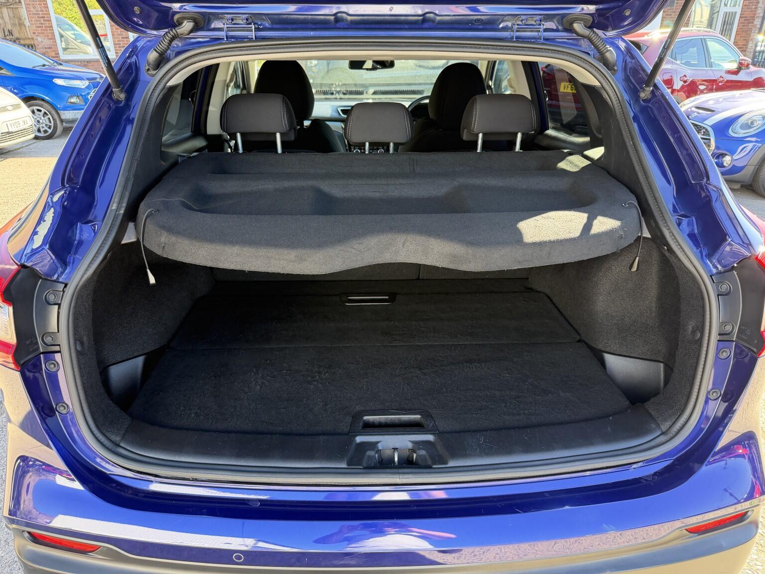 Nissan Qashqai view 18