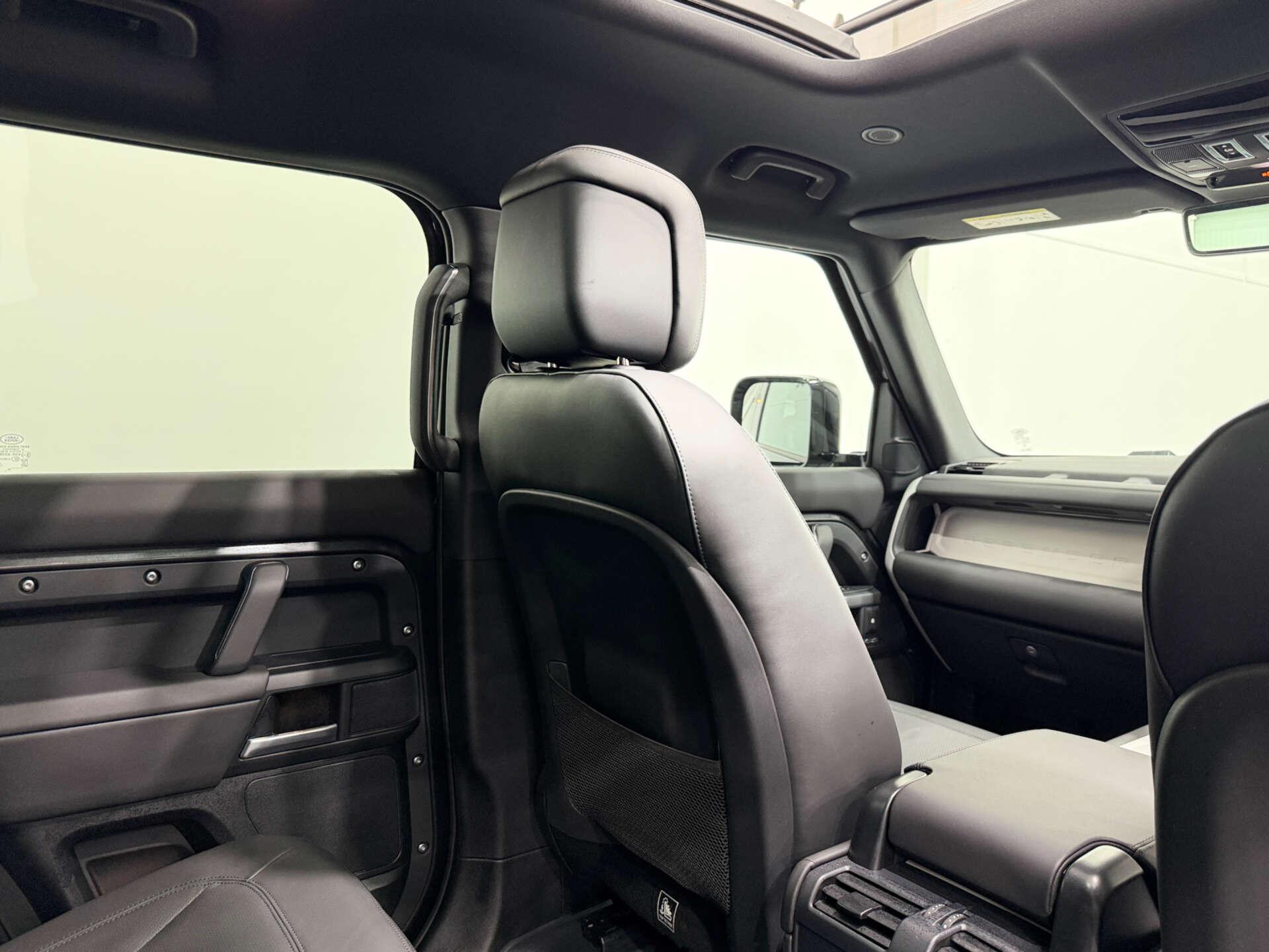 Land Rover Defender view 16