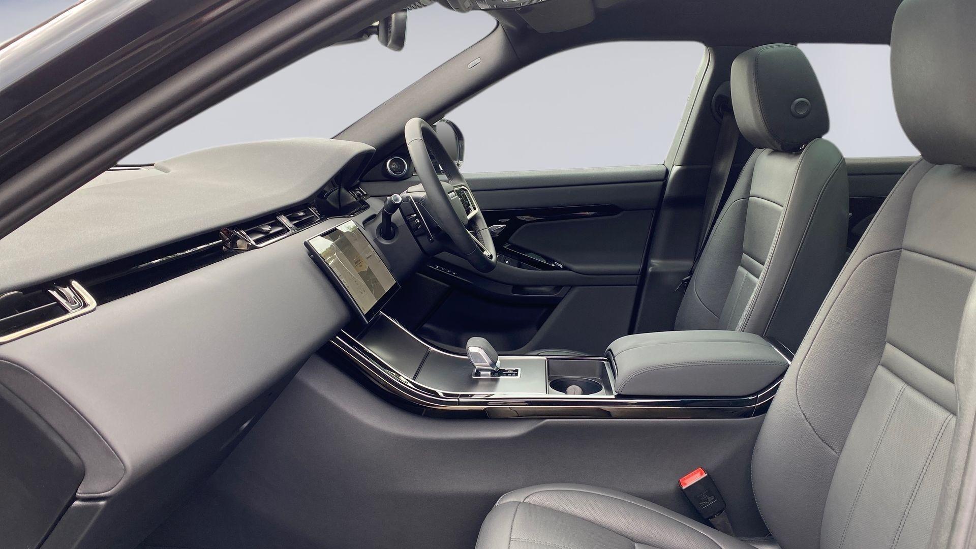 Land Rover Range Rover Evoque view 3