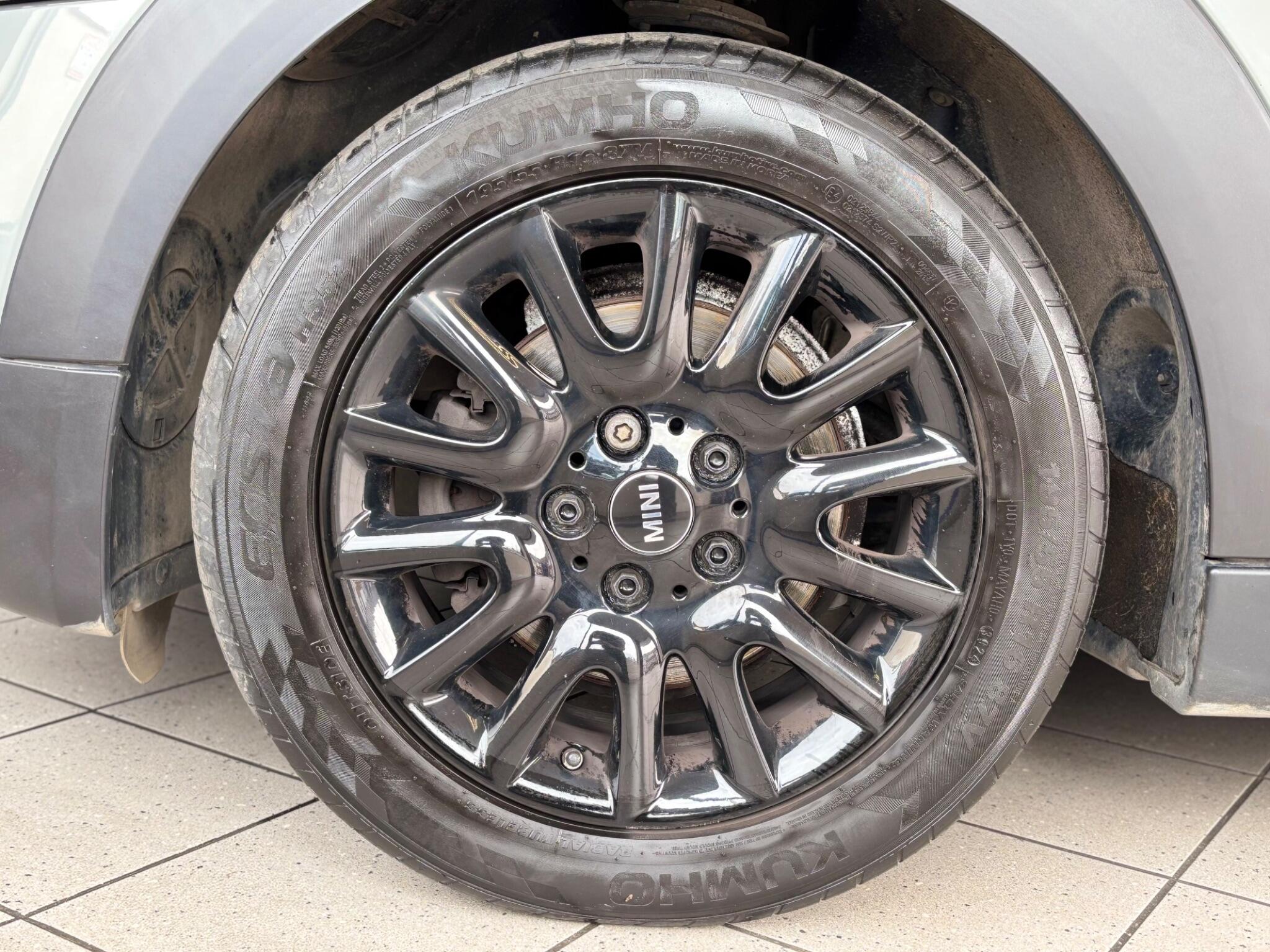 Mini Hatch view 18