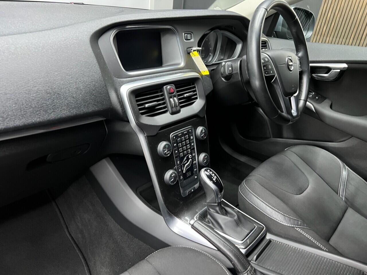 Volvo V40 view 32