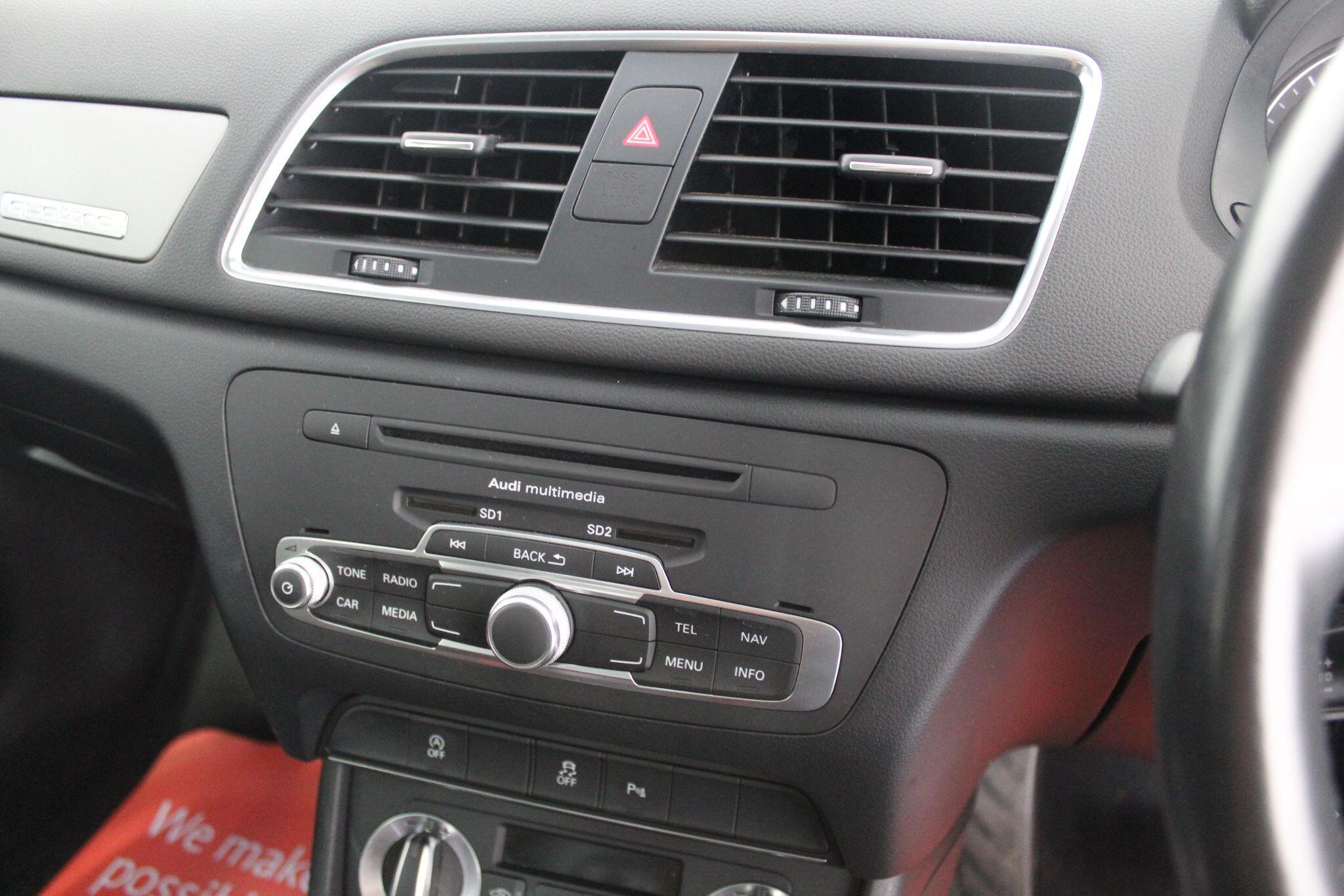 Audi Q3 view 39