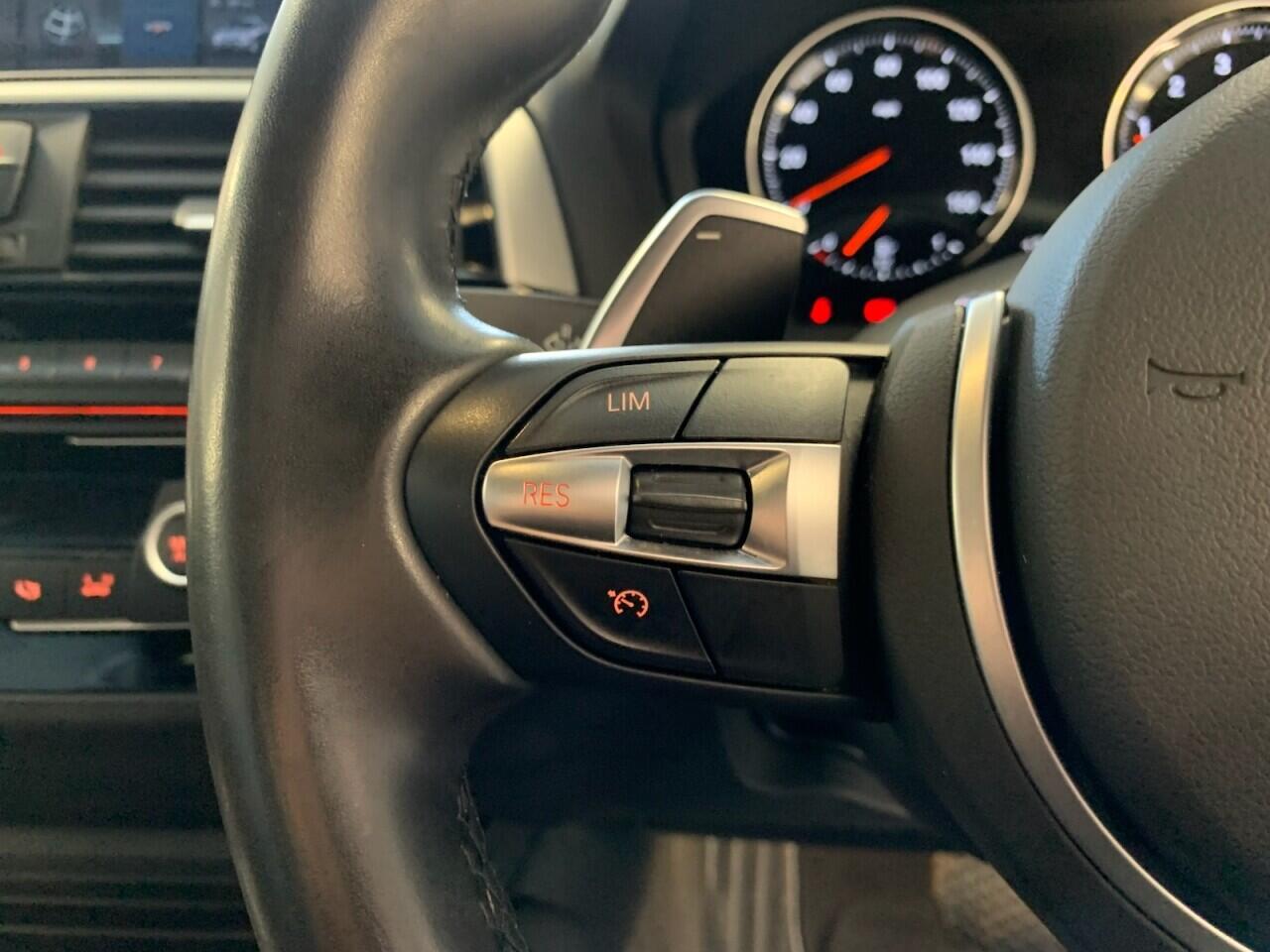BMW 1 Series view 35