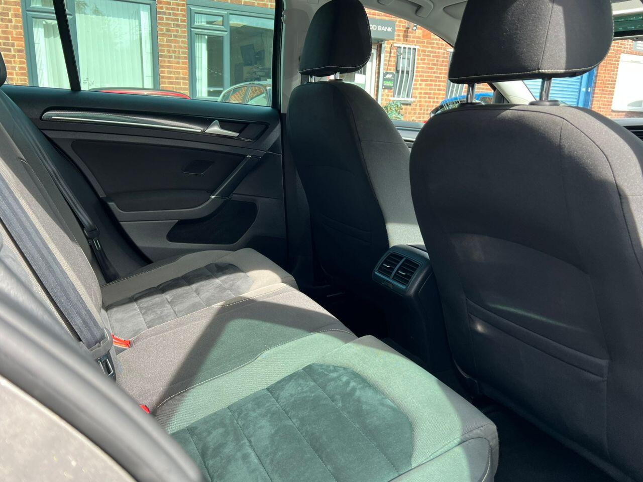 Volkswagen Golf view 18