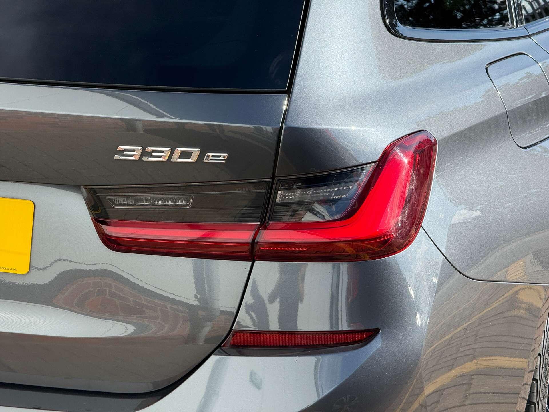 BMW 3 Series view 20