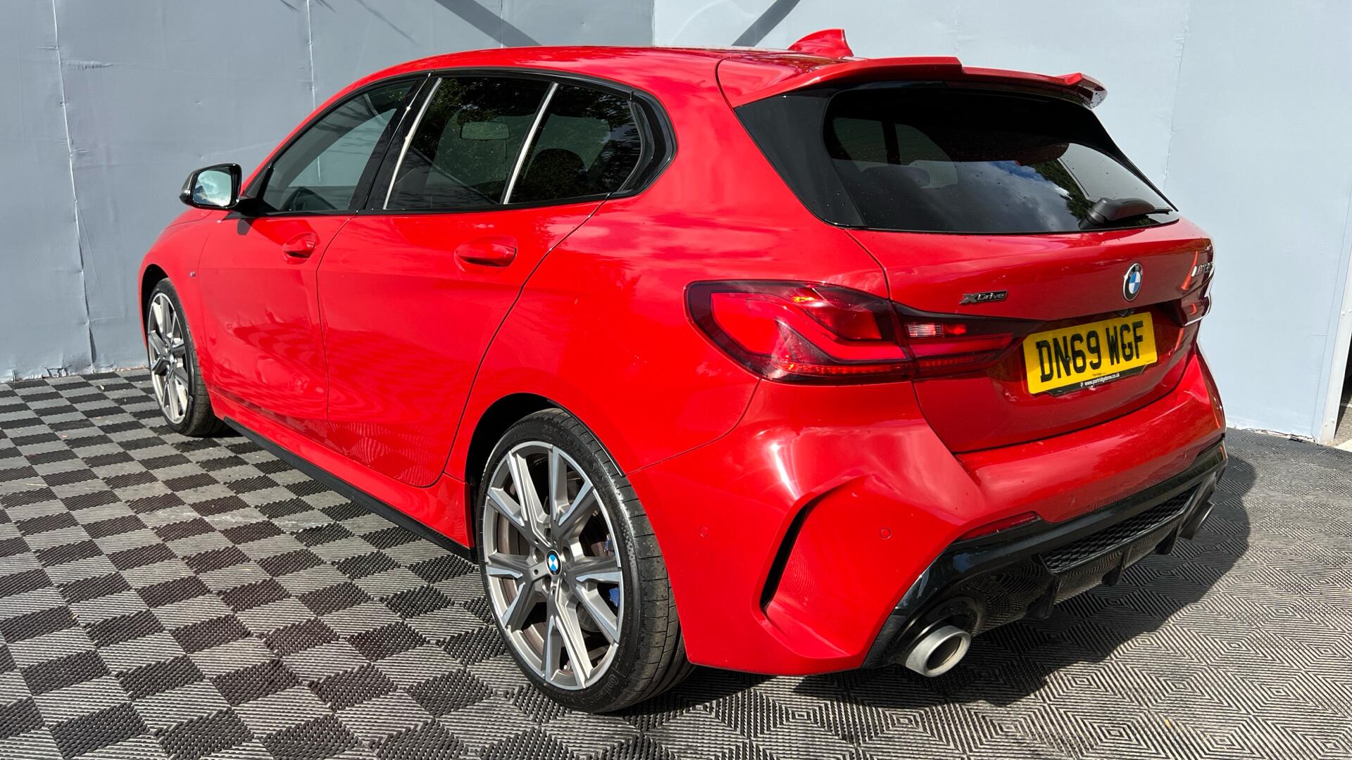 BMW 1 Series view 30
