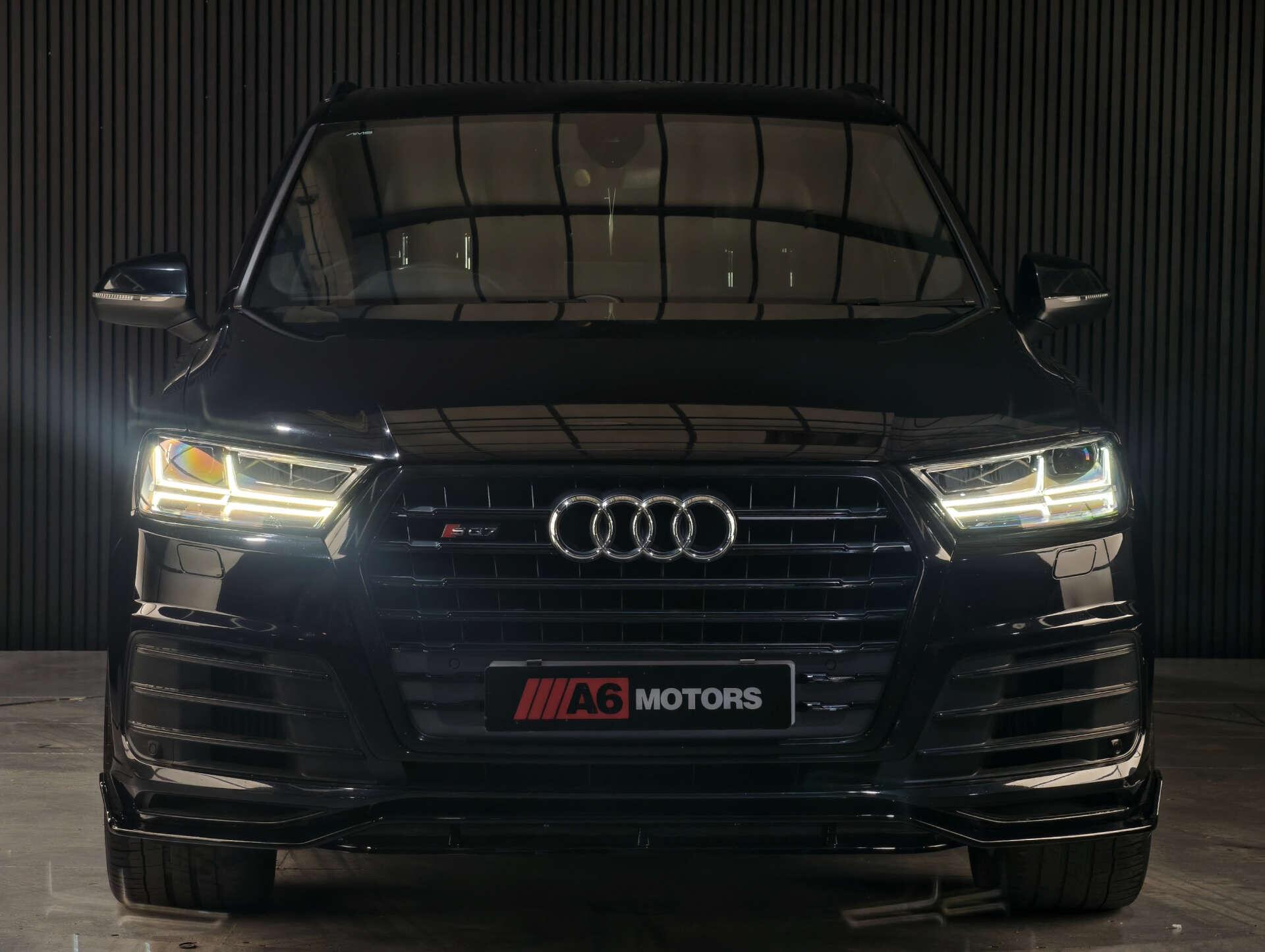 Audi SQ7 view 8