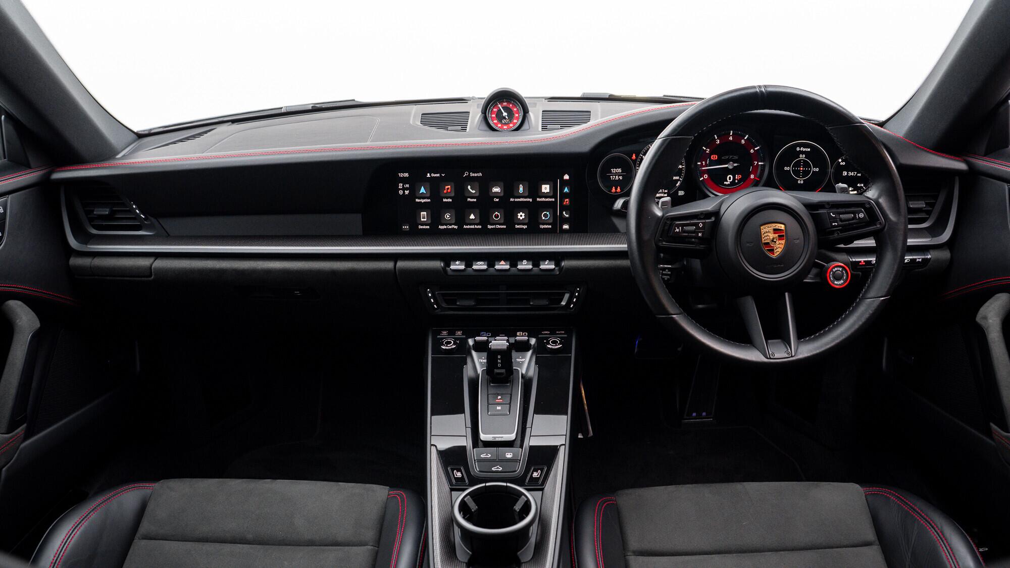 Porsche 911 view 5
