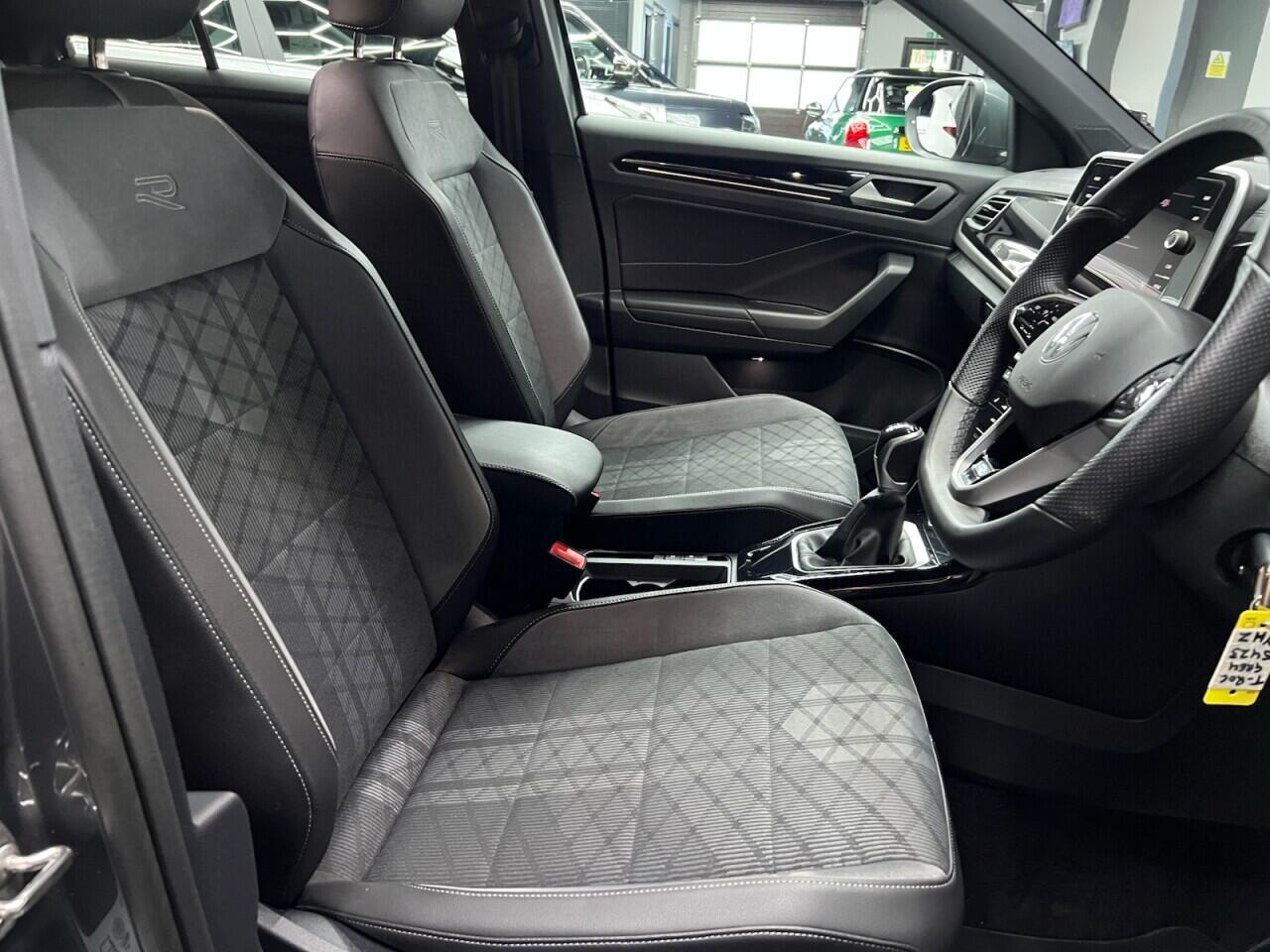 Volkswagen T-Roc view 34