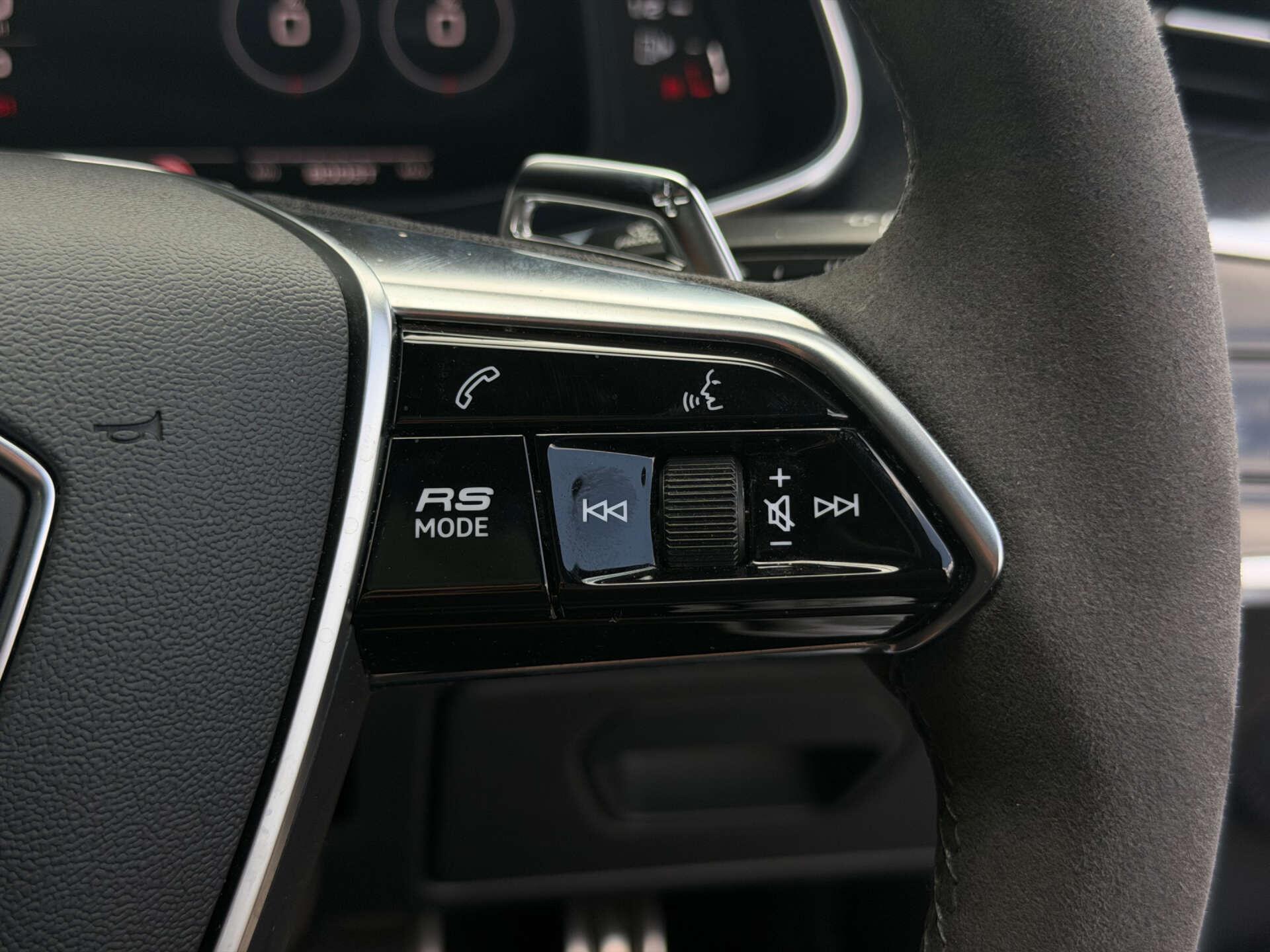 Audi RS6 Avant view 43
