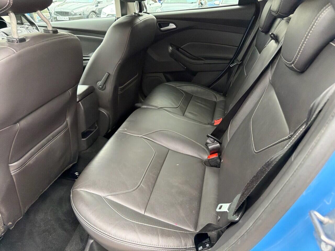 Ford Focus view 25