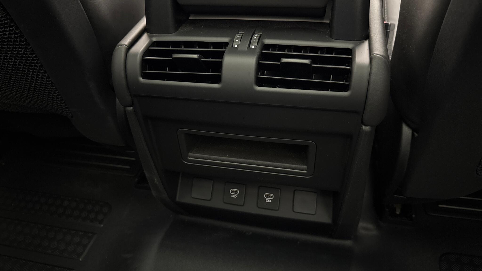 Land Rover Defender view 18
