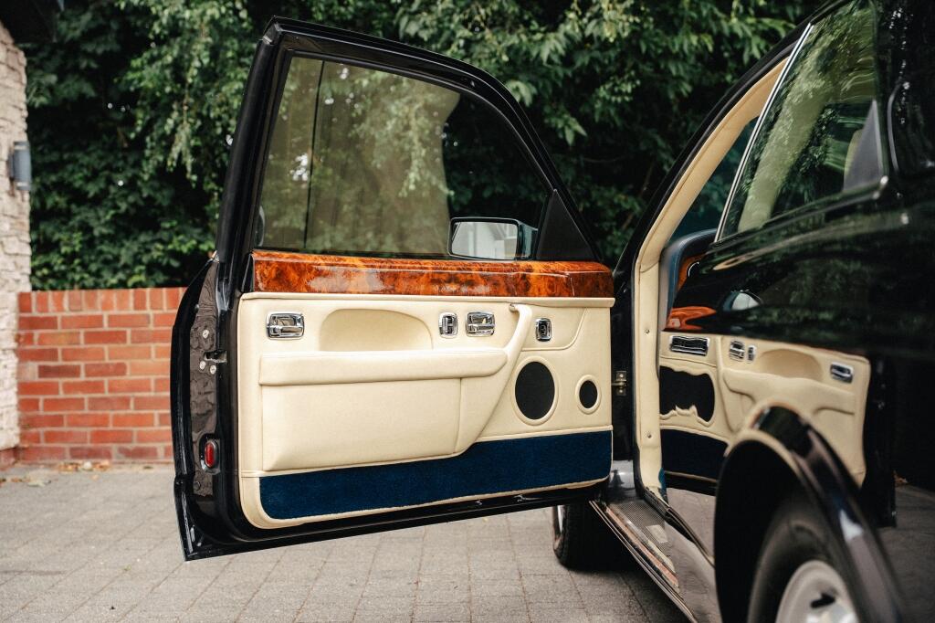 Bentley Continental view 38